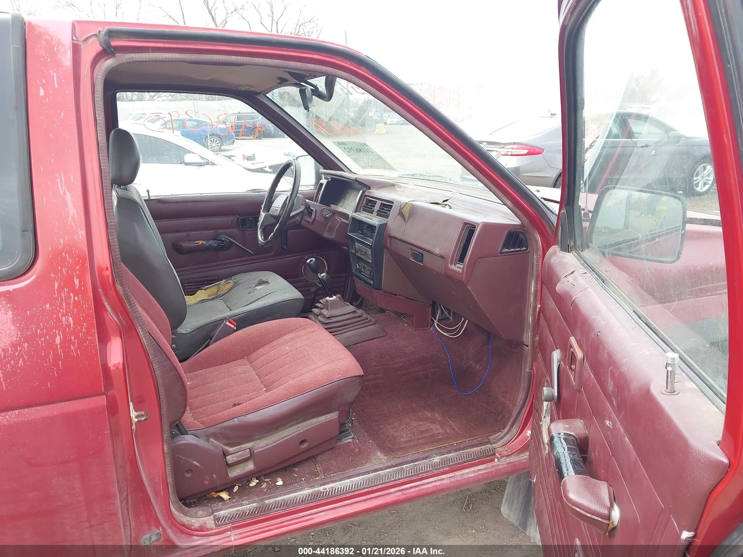 1991 Nissan Truck King Cab Maroon vin: 1N6SD16Y4MC417879