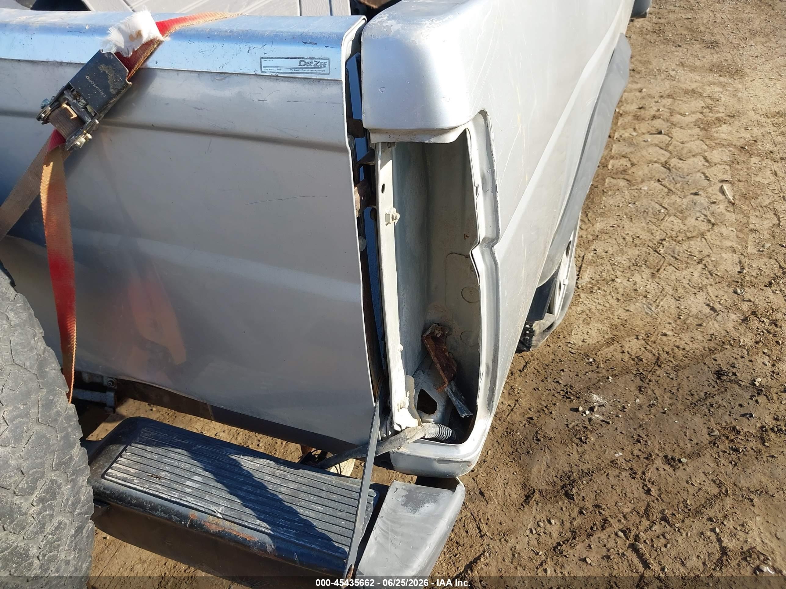 1993 Nissan Truck King Cab Silver vin: 1N6SD16Y6PC306836