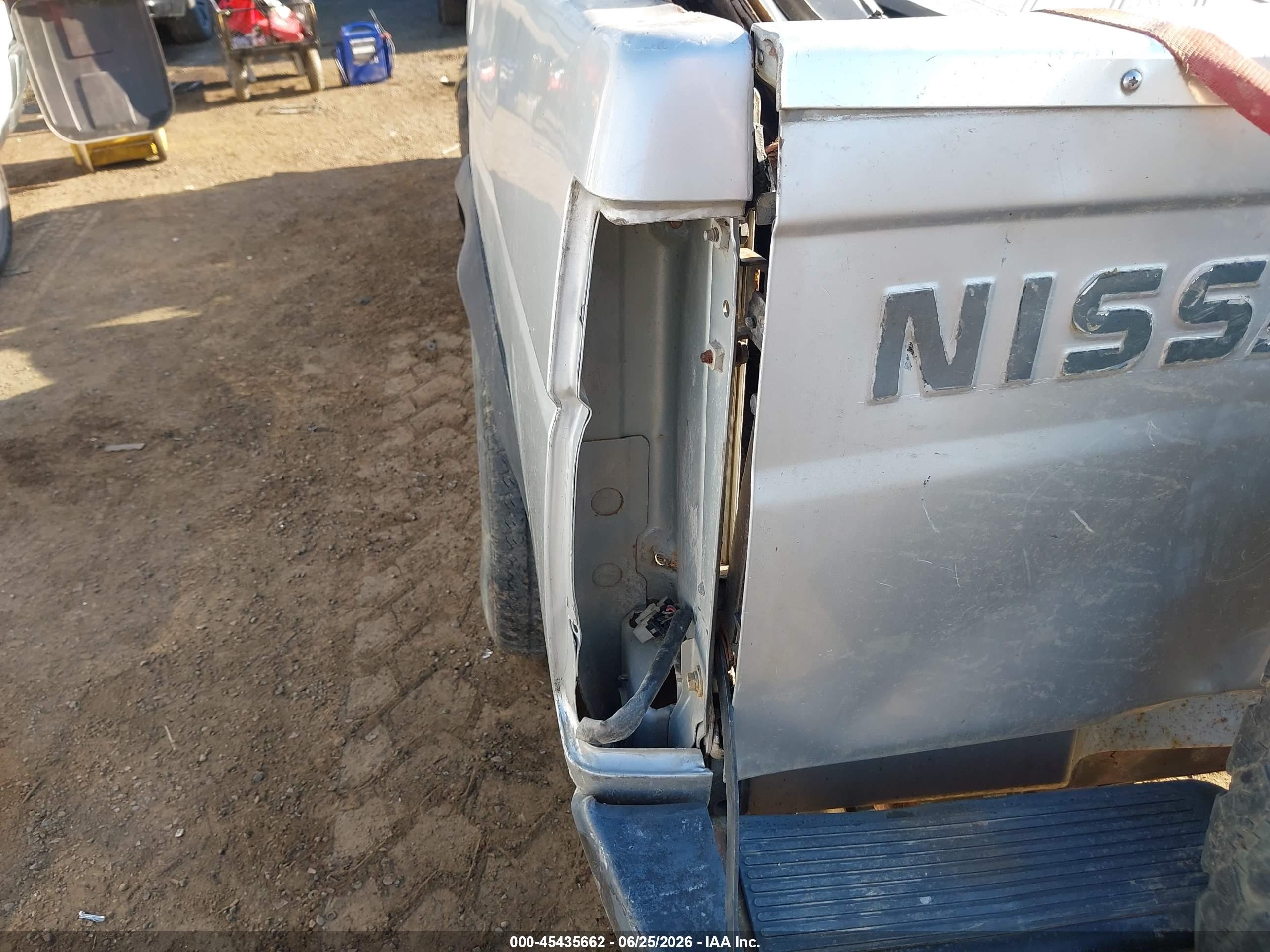 1993 Nissan Truck King Cab Silver vin: 1N6SD16Y6PC306836