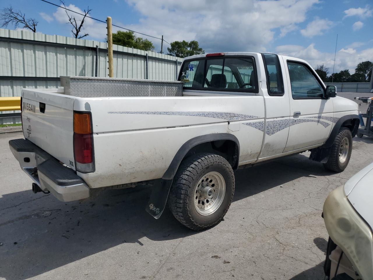 1997 Nissan Truck Xe White vin: 1N6SD16Y8VC362001