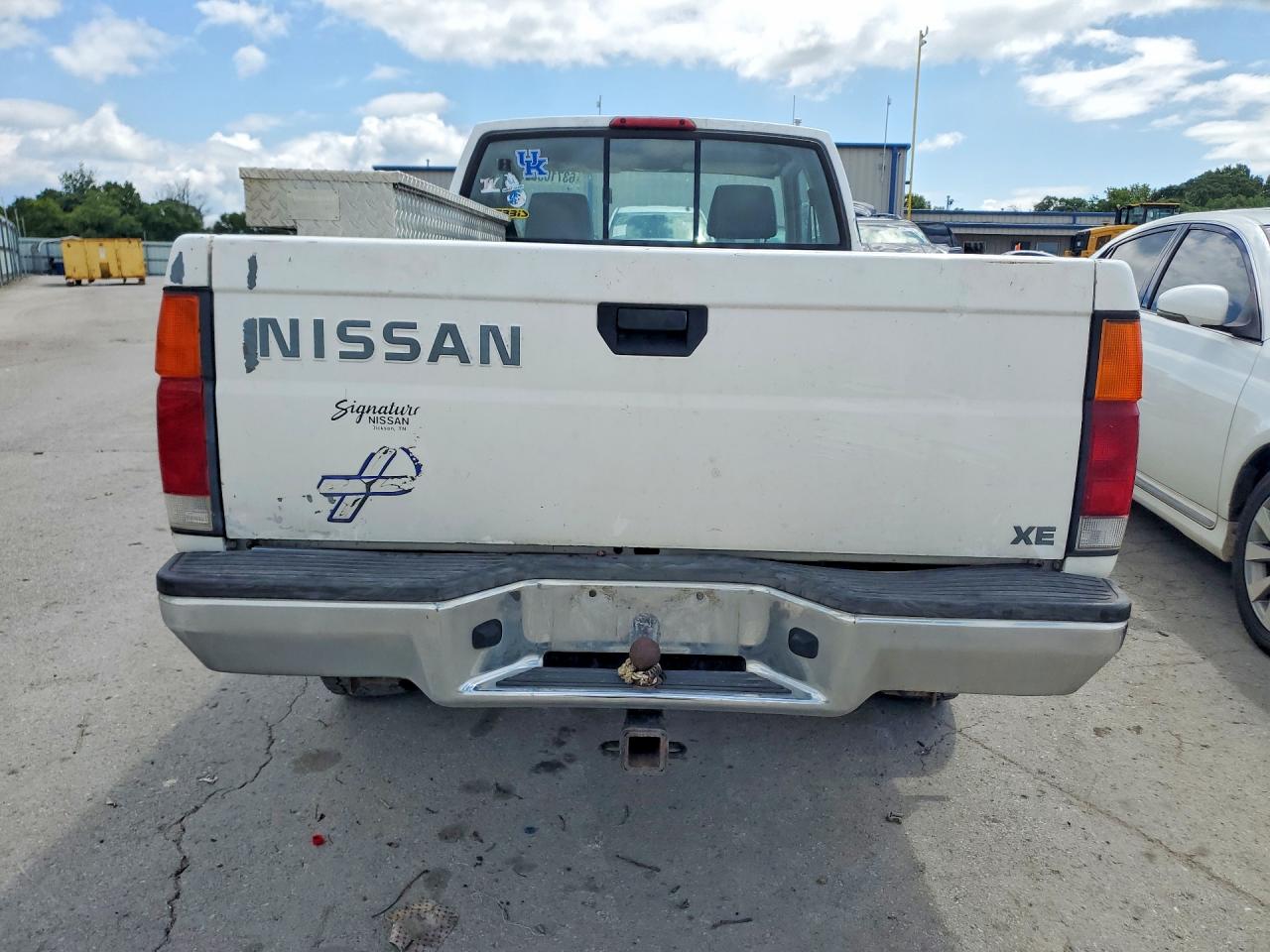 1997 Nissan Truck Xe White vin: 1N6SD16Y8VC362001
