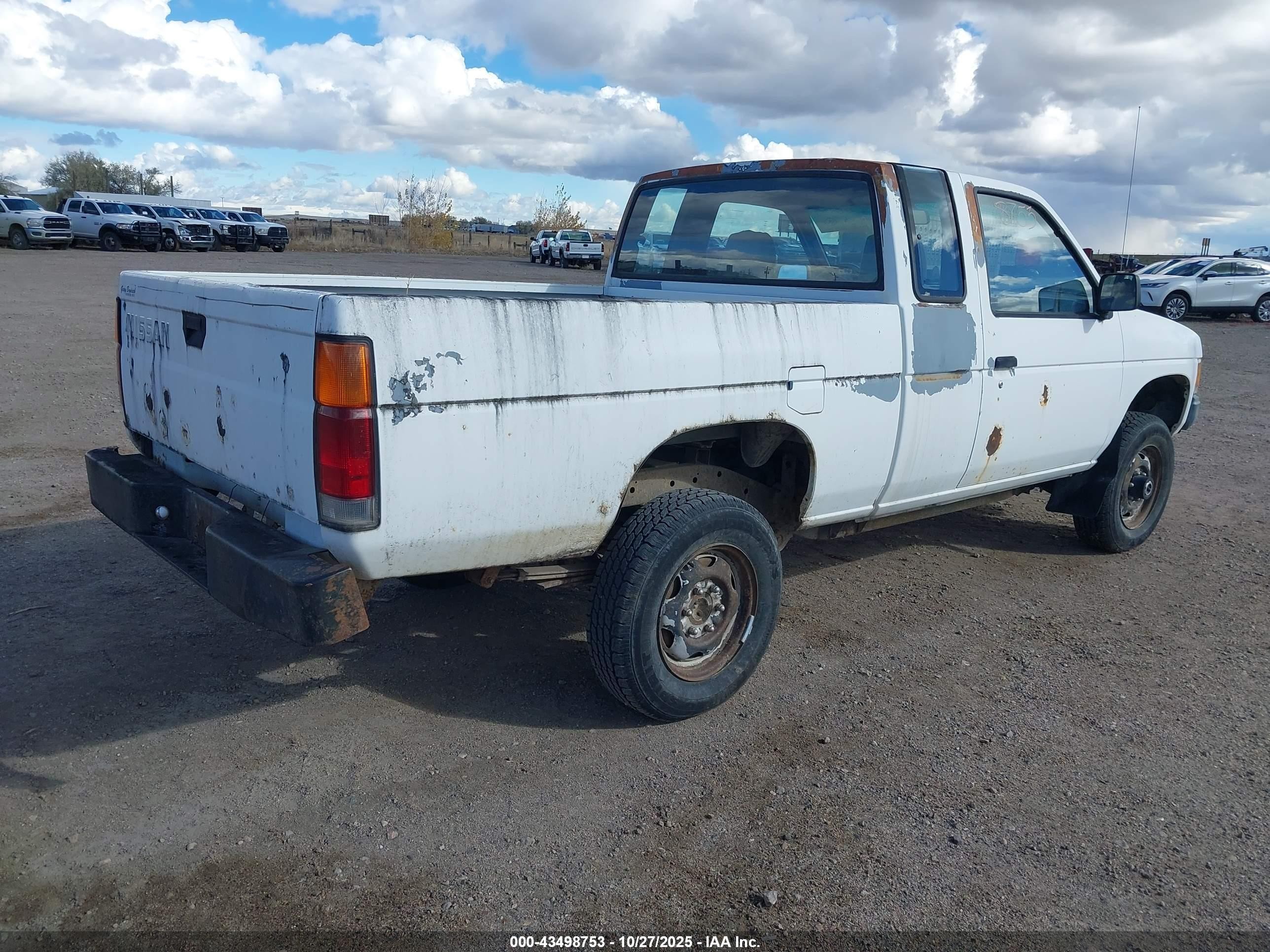1990 Nissan D21 King Cab White vin: 1N6SD16YXLC342071