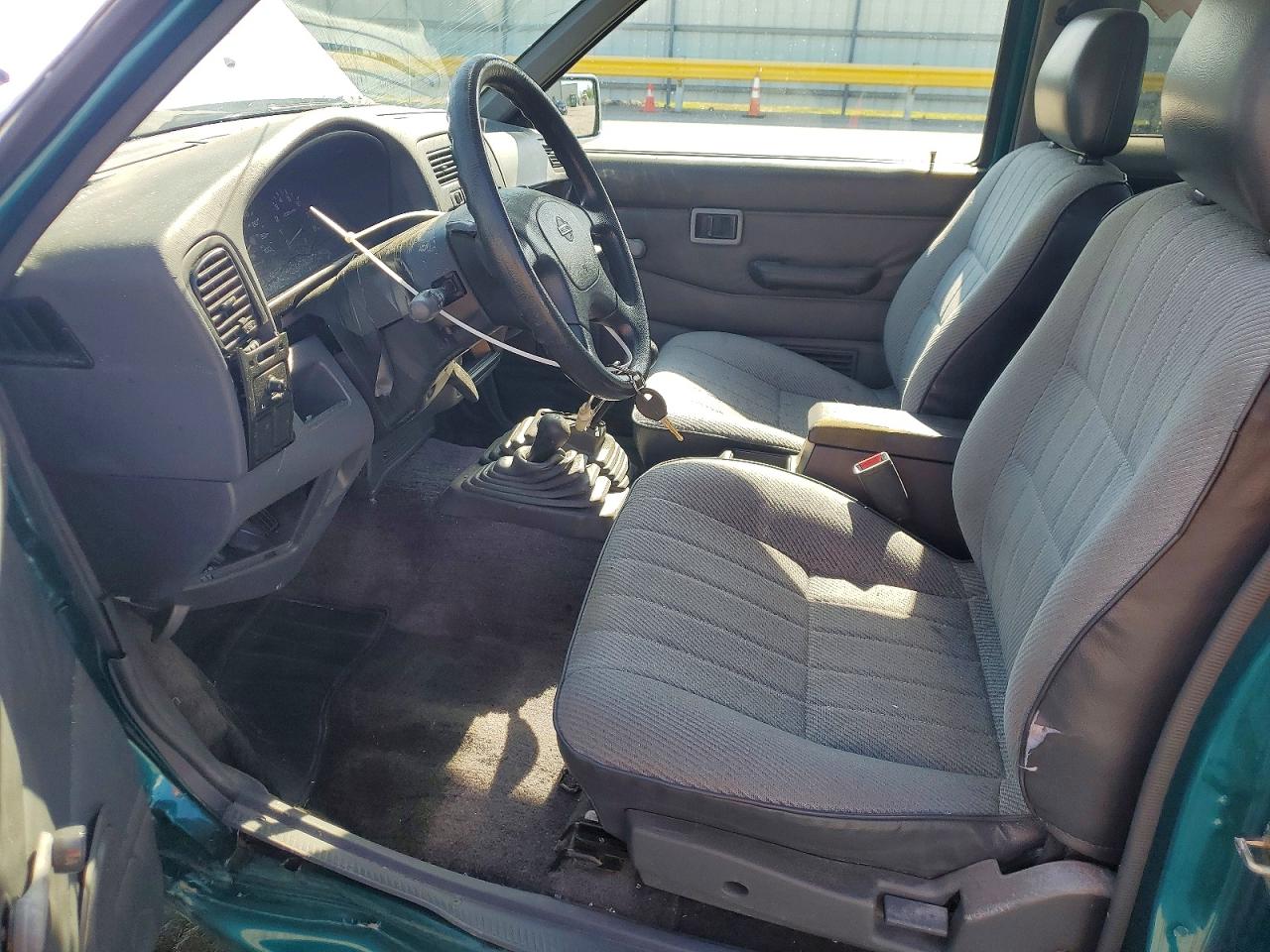 1995 Nissan Truck King Cab Xe Green vin: 1N6SD16YXSC320960
