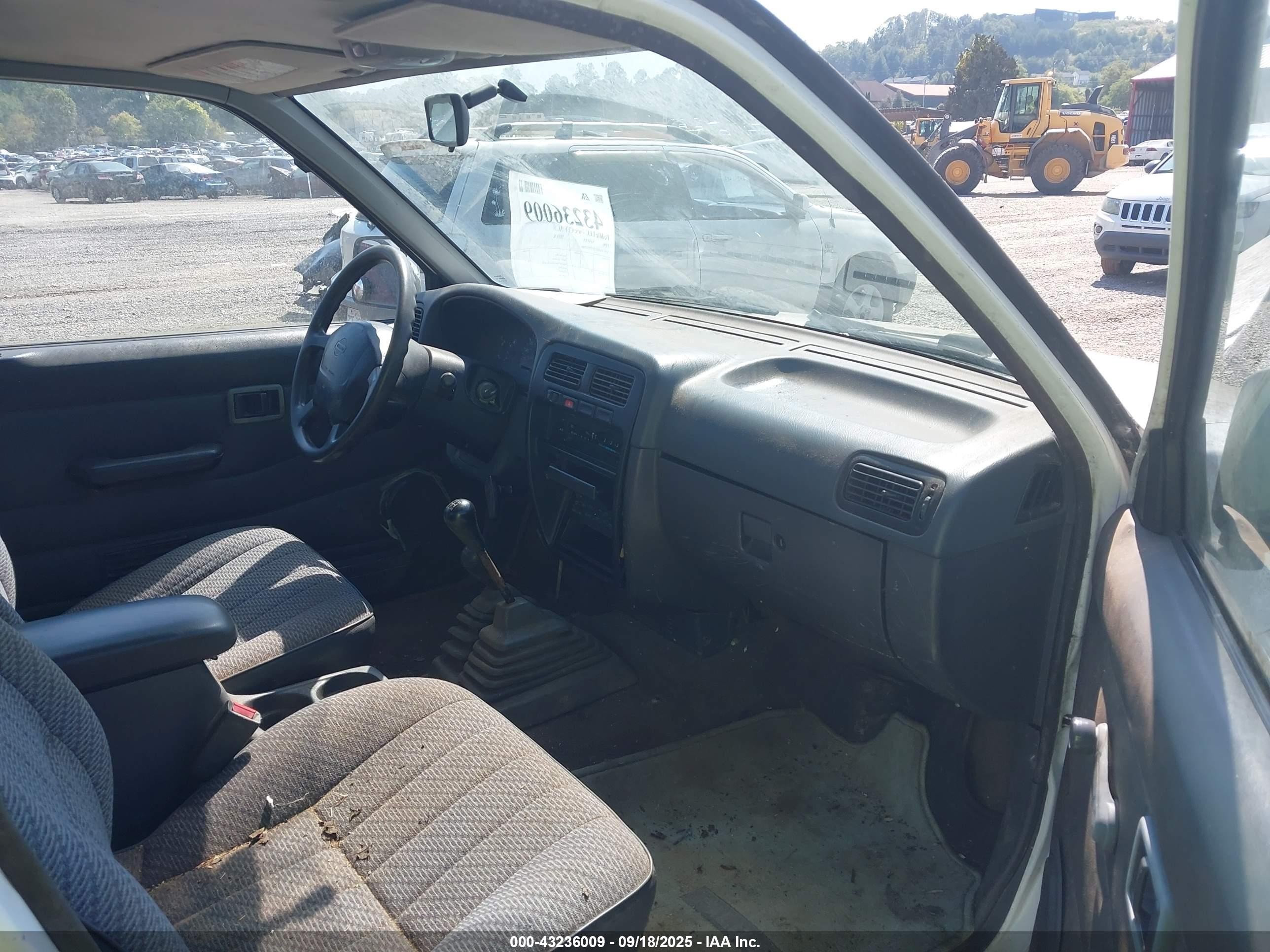 1996 Nissan Truck King Cab Se/king Cab Xe White vin: 1N6SD16YXTC312665