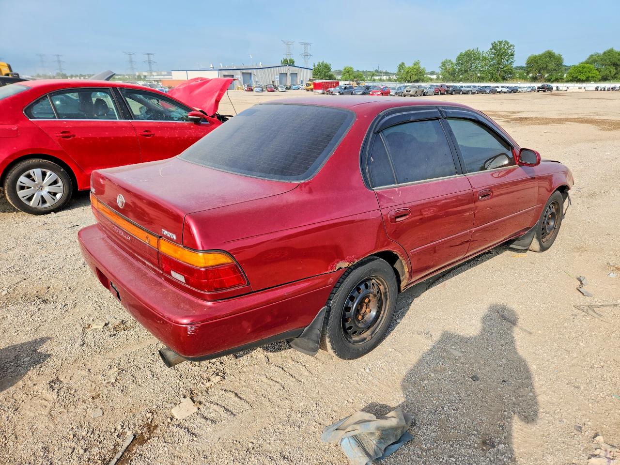 1995 Toyota Corolla Le Maroon vin: 1NXAE00B4SZ266197