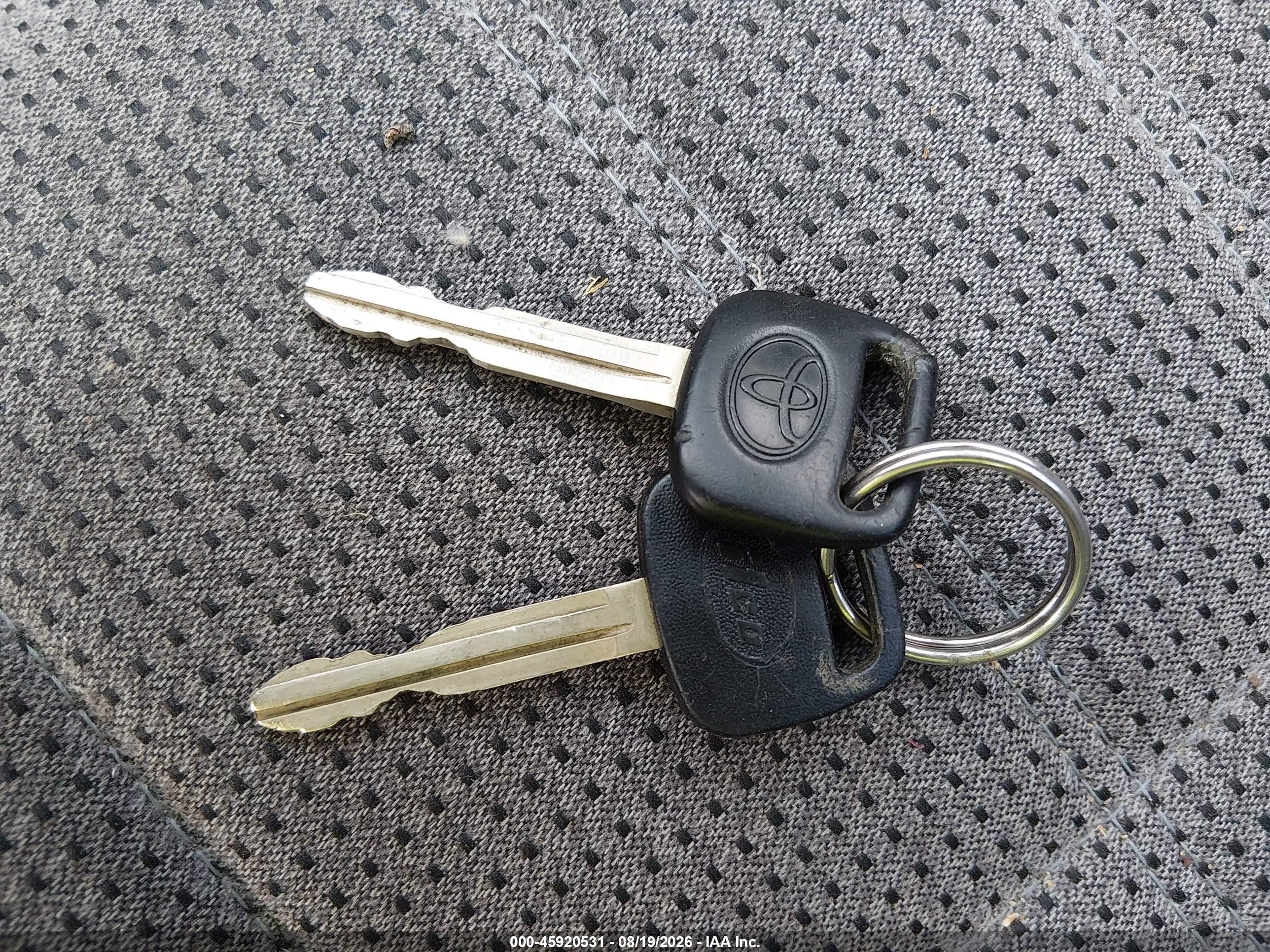 1995 Toyota Corolla   Red vin: 1NXAE04B0SZ351998