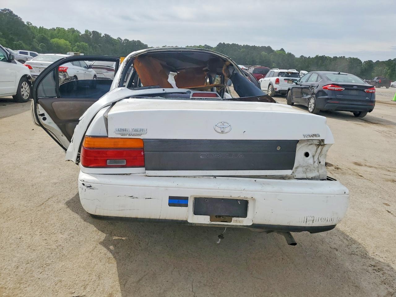 1994 Toyota Corolla Base White vin: 1NXAE04B1RZ118495