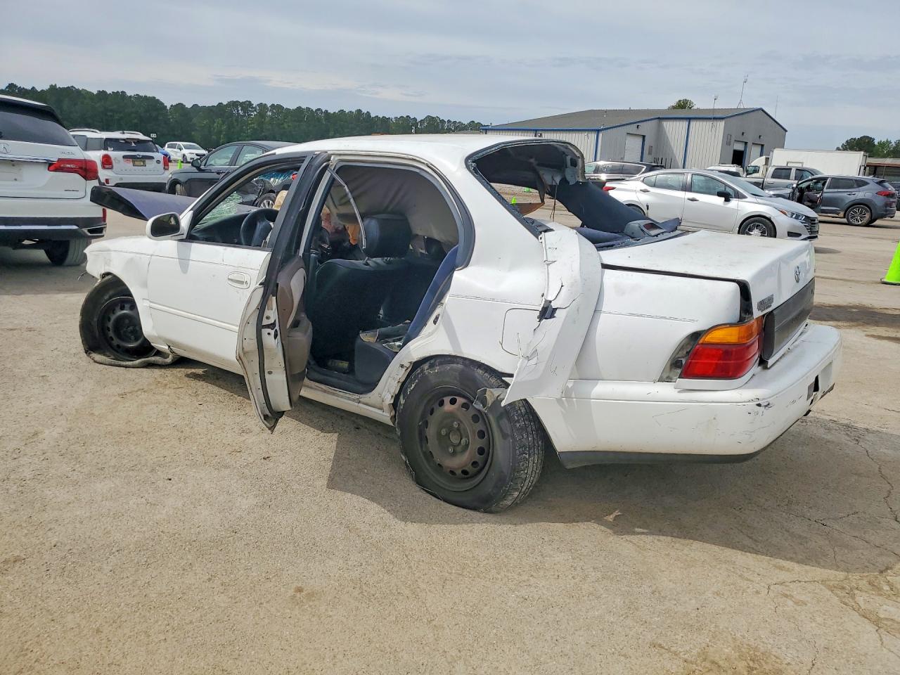 1994 Toyota Corolla Base White vin: 1NXAE04B1RZ118495