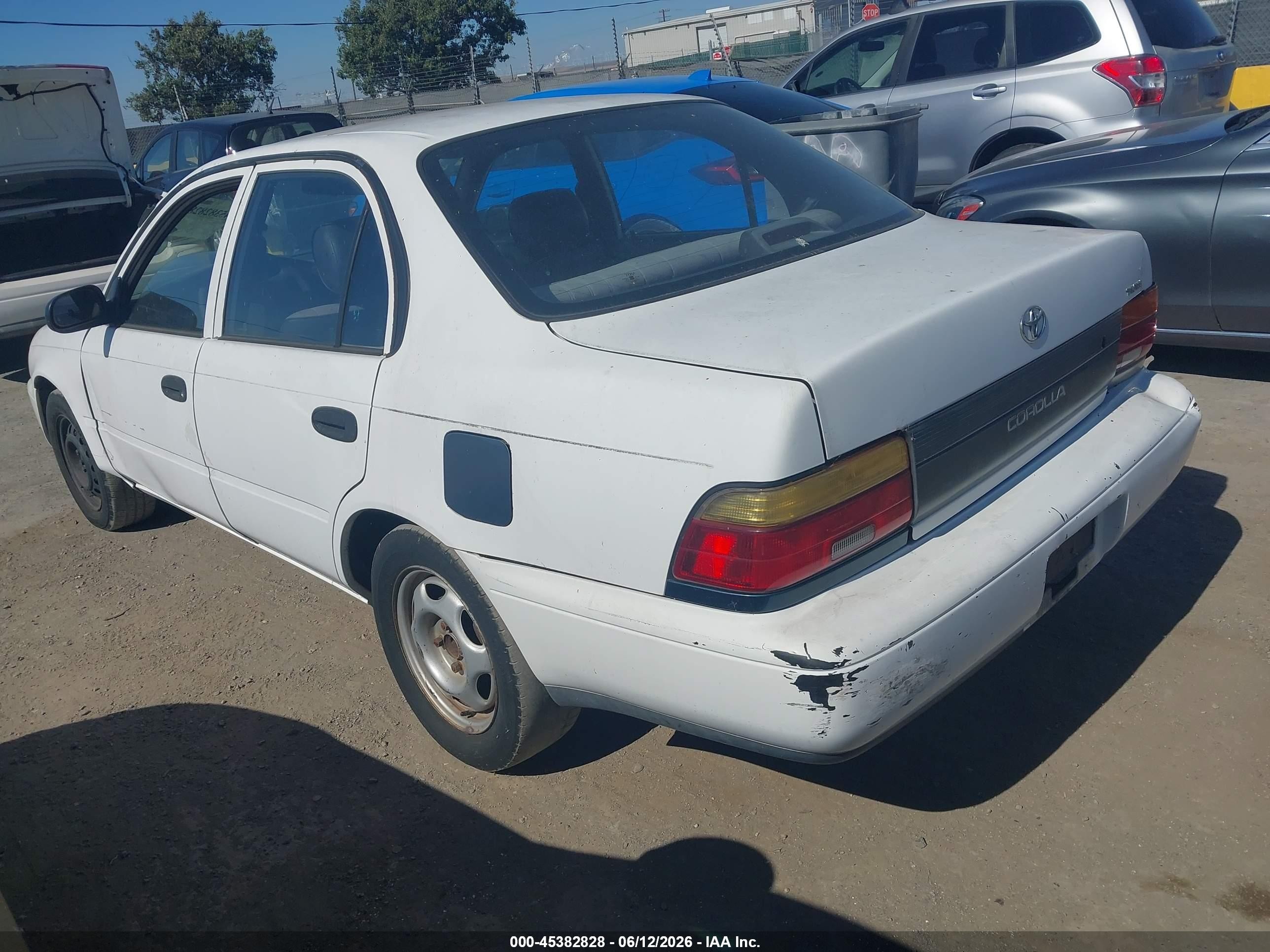1995 Toyota Corolla   White vin: 1NXAE04B1SZ337558