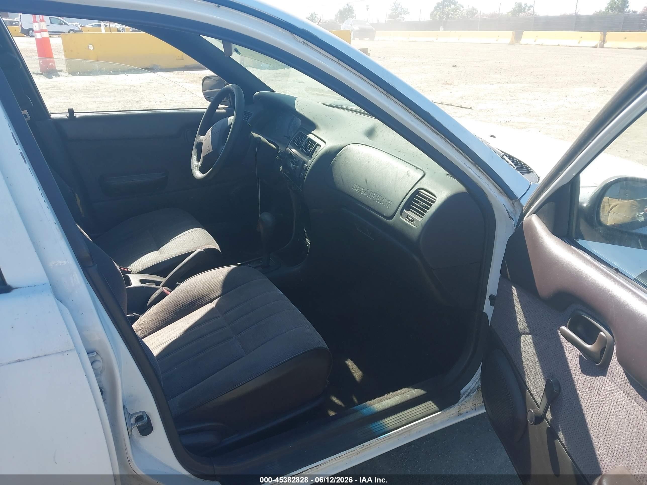 1995 Toyota Corolla   White vin: 1NXAE04B1SZ337558