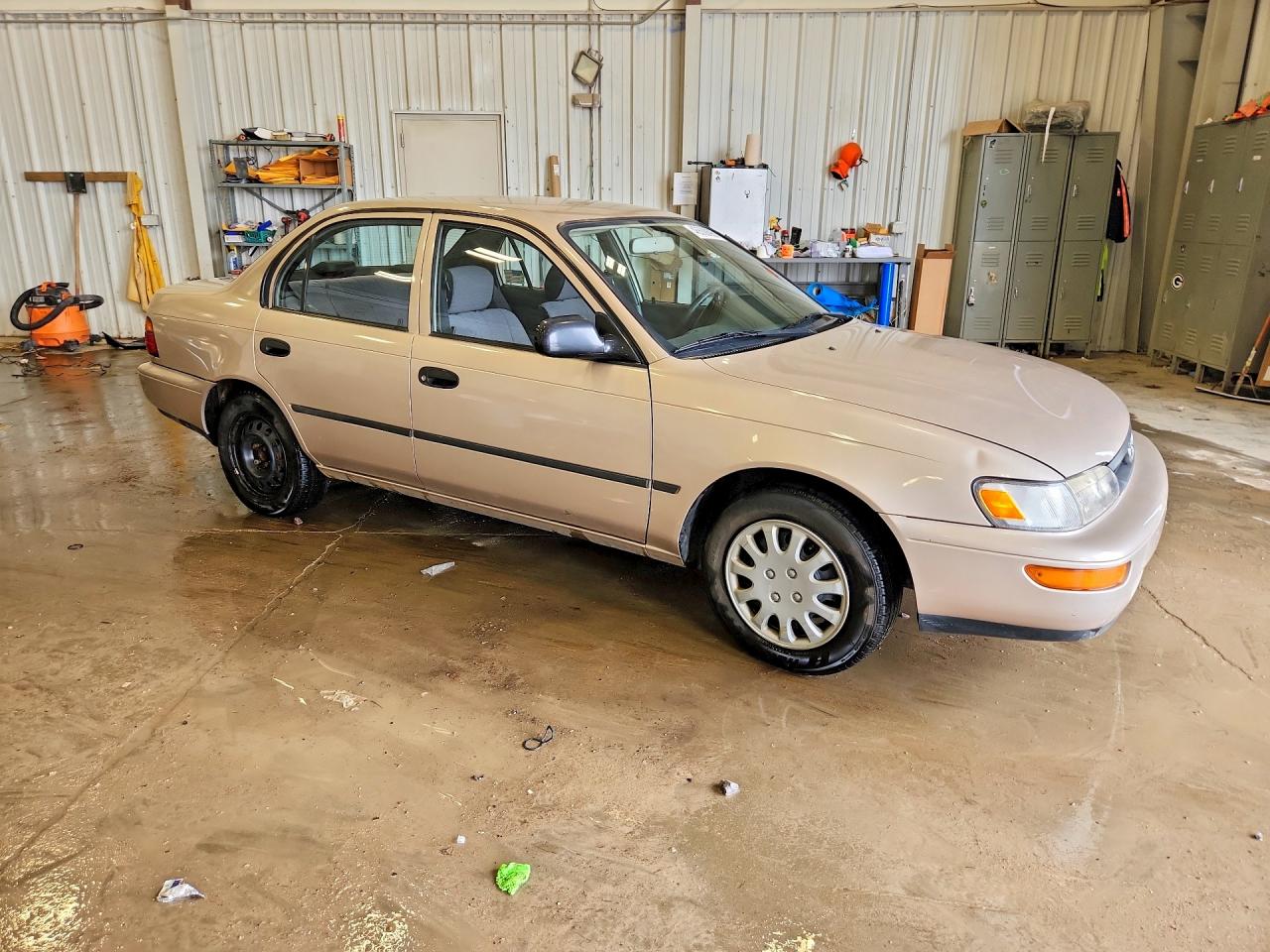 1995 Toyota Corolla Base Желто-коричневый vin: 1NXAE04B3SZ324374