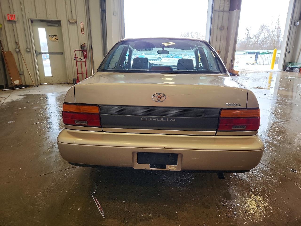 1995 Toyota Corolla Base Желто-коричневый vin: 1NXAE04B3SZ324374
