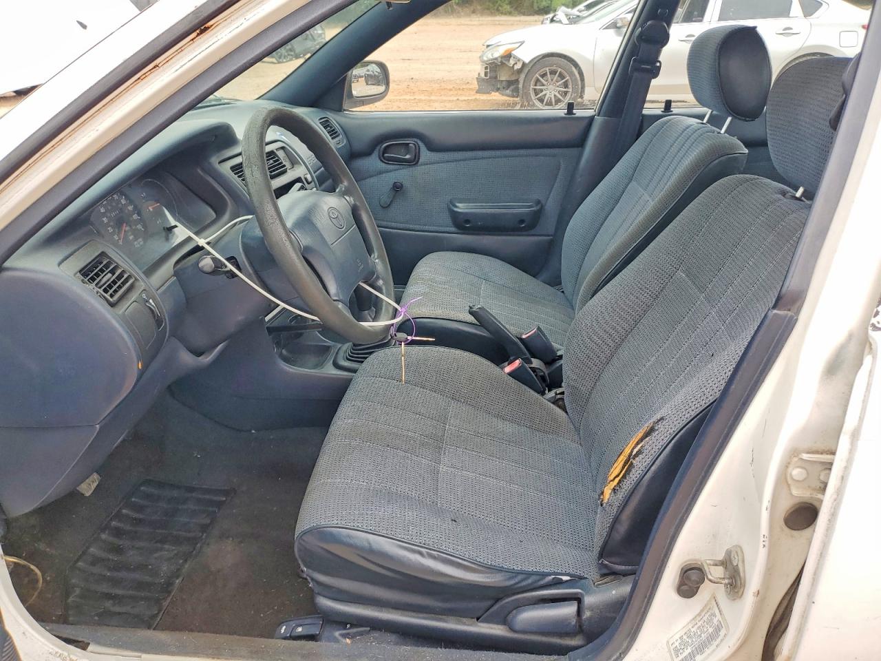 1994 Toyota Corolla Base White vin: 1NXAE04B5RZ151483