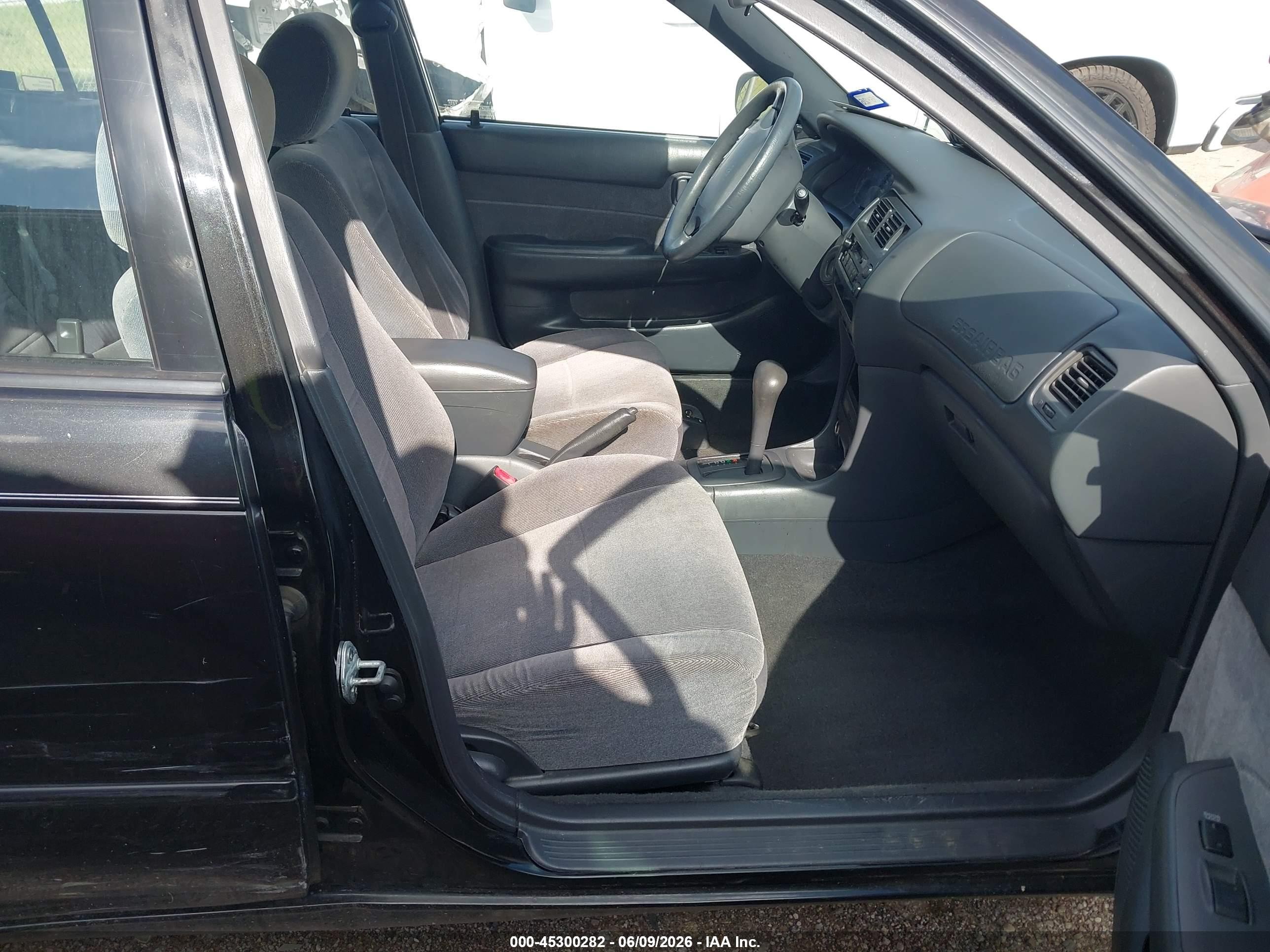 1994 Toyota Corolla Le/dx Black vin: 1NXAE09B2RZ193795