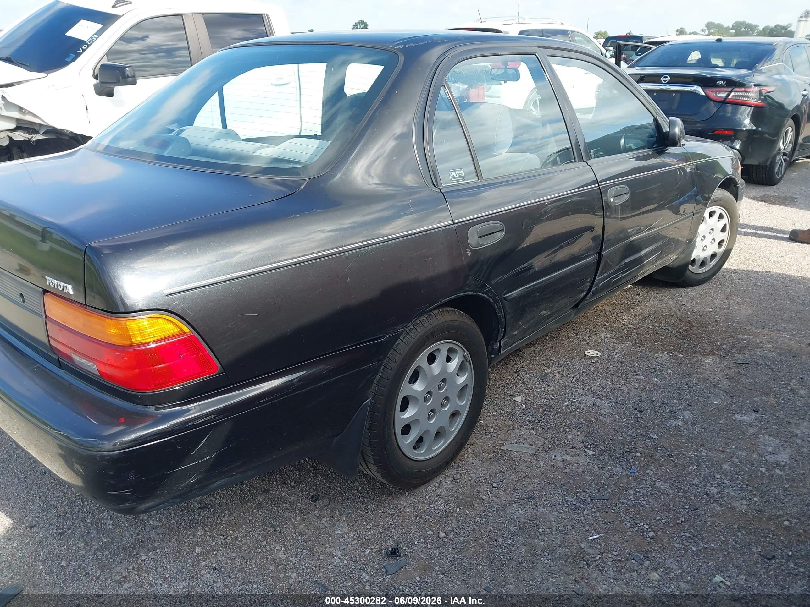 1994 Toyota Corolla Le/dx Black vin: 1NXAE09B2RZ193795