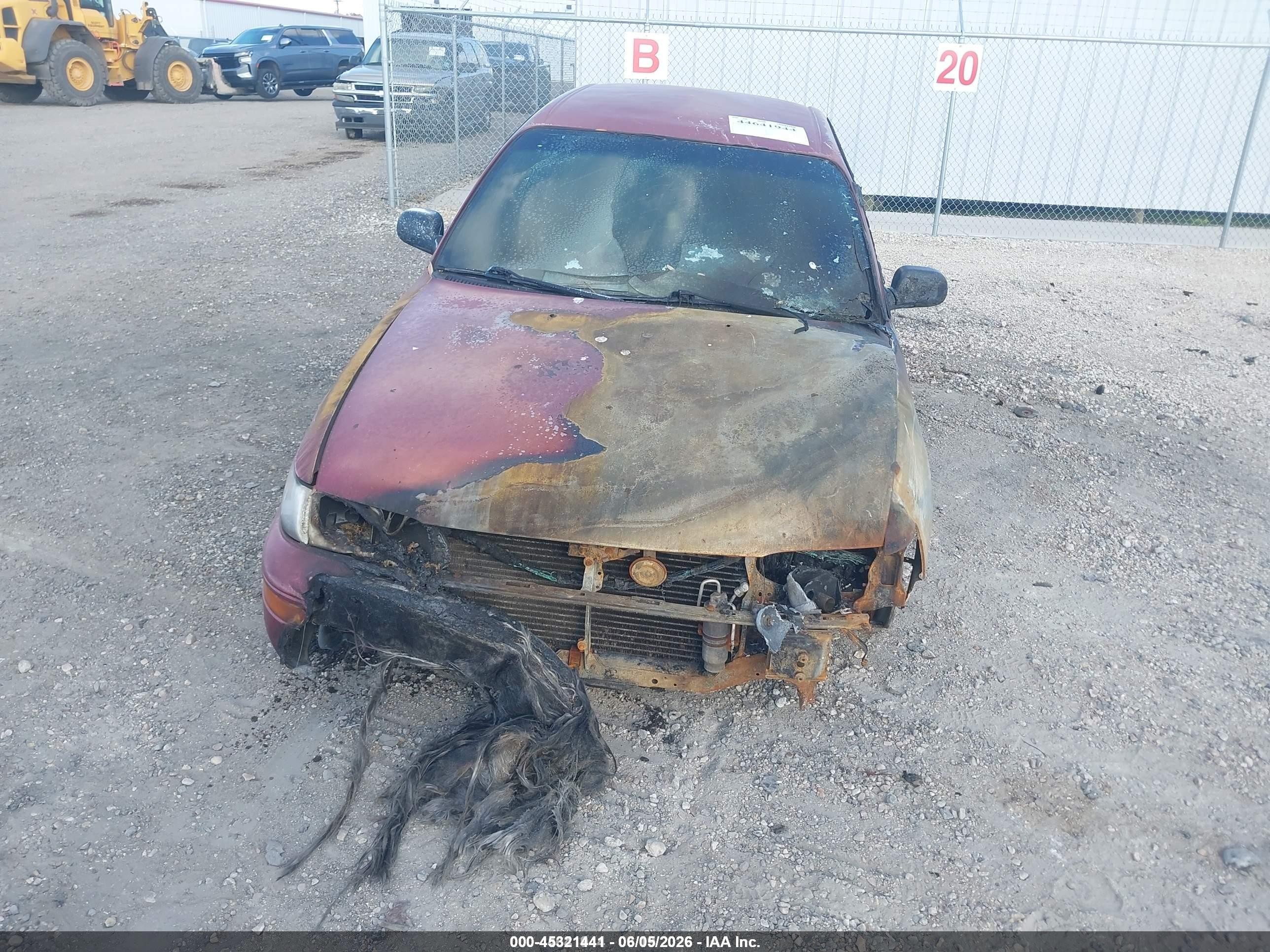 1995 Toyota Corolla Le/dx Red vin: 1NXAE09B5SZ258256