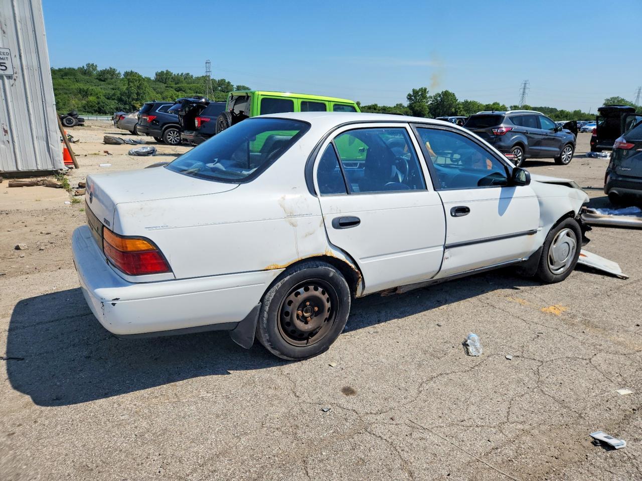 1995 Toyota Corolla Dx White vin: 1NXAE09B6SZ326659