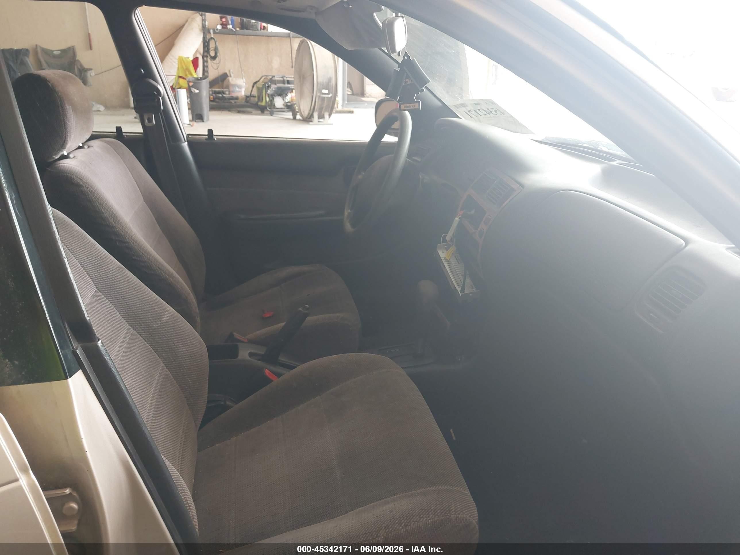1995 Toyota Corolla Le/dx Gold vin: 1NXAE09B7SZ334088