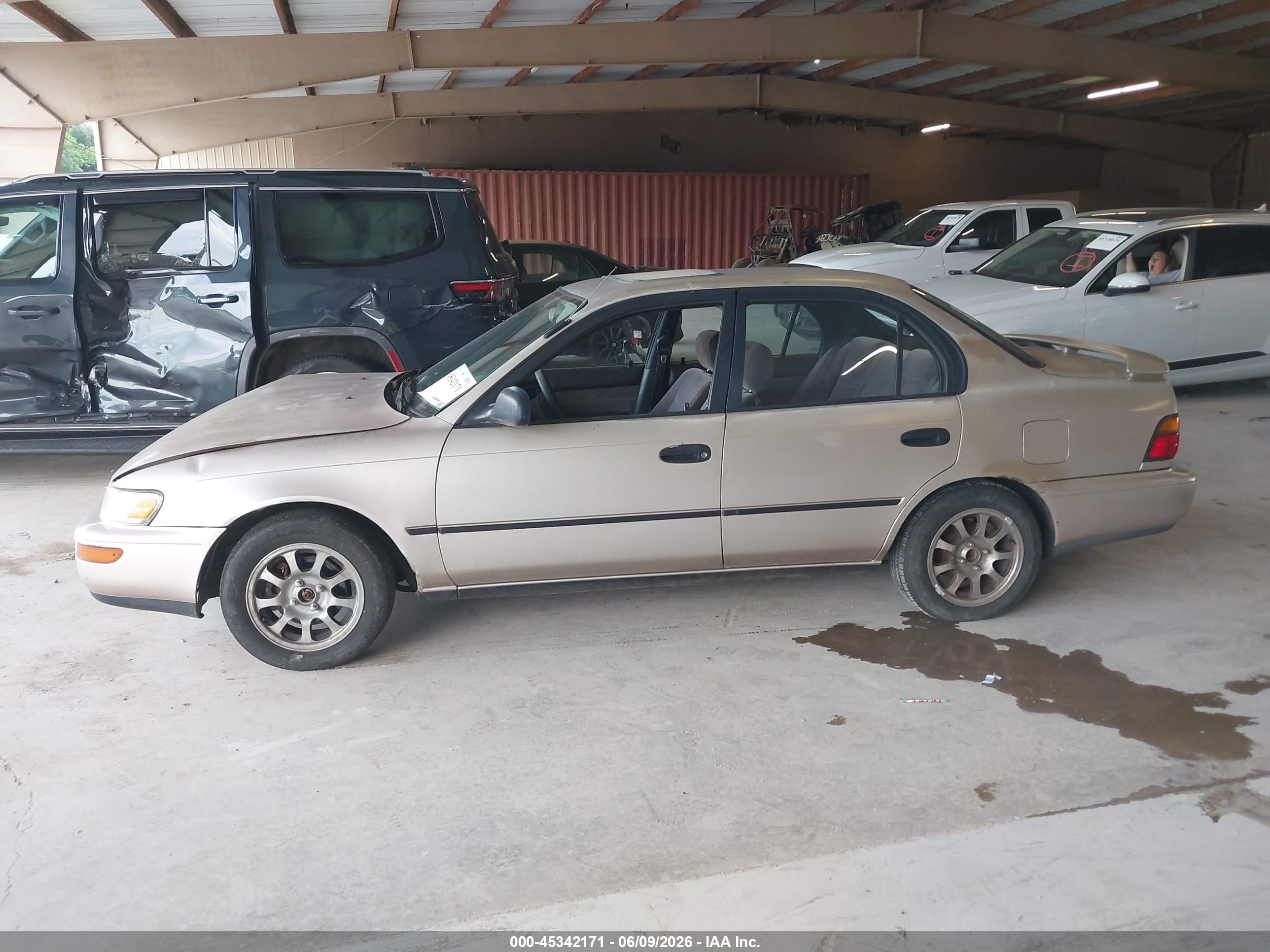 1995 Toyota Corolla Le/dx Gold vin: 1NXAE09B7SZ334088