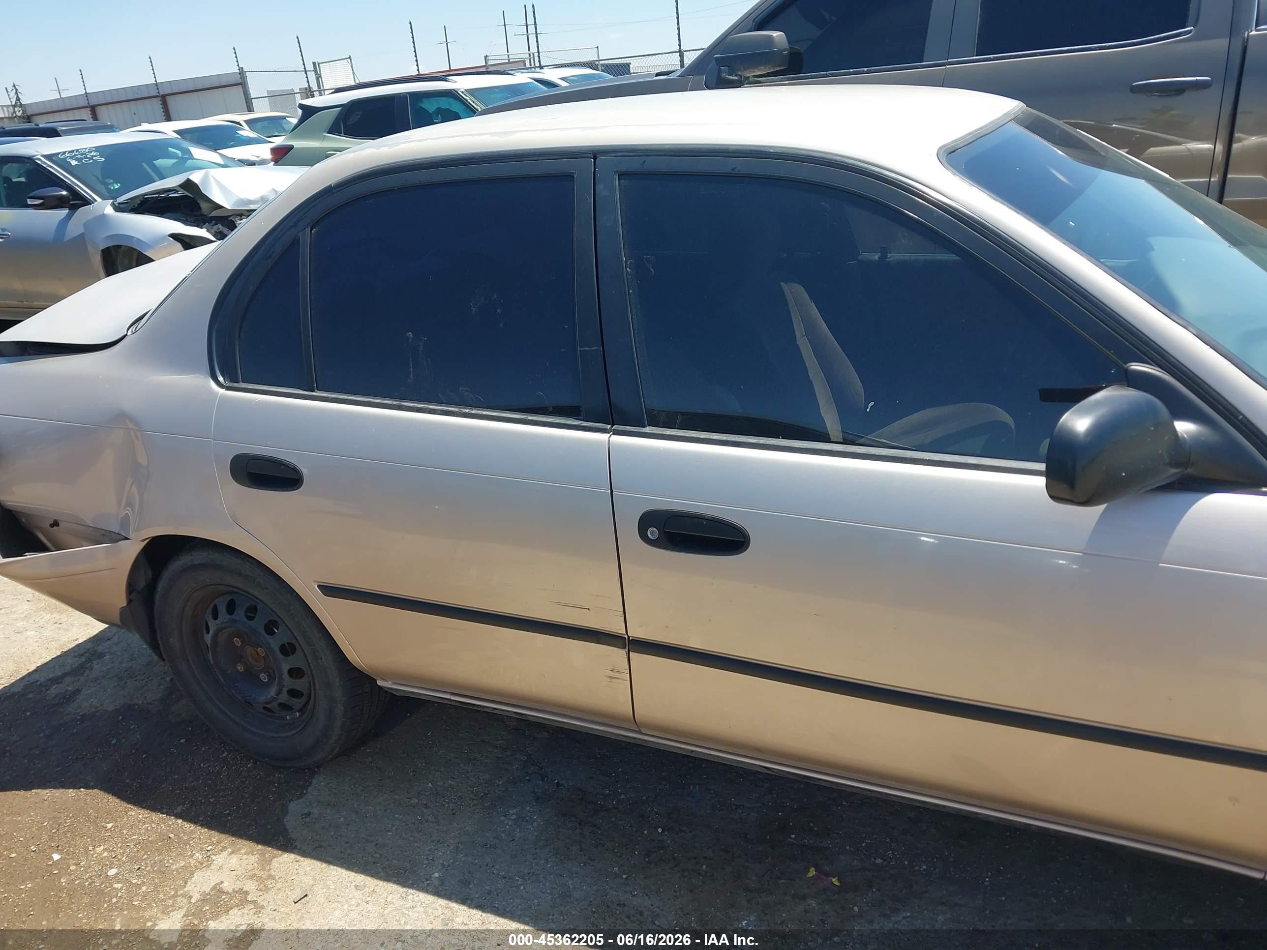 1995 Toyota Corolla Le/dx Beige vin: 1NXAE09B8SZ333175