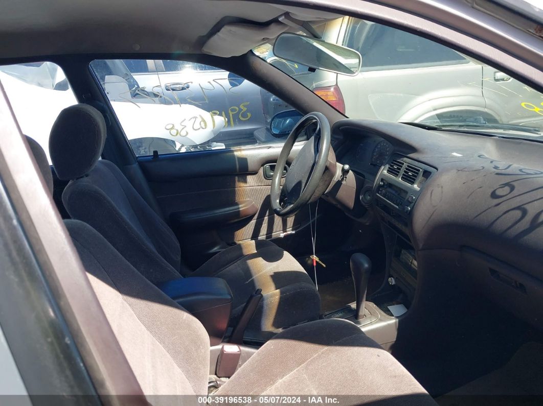 1993 Toyota Corolla Le/dx Золотой vin: 1NXAE09E2PZ068805