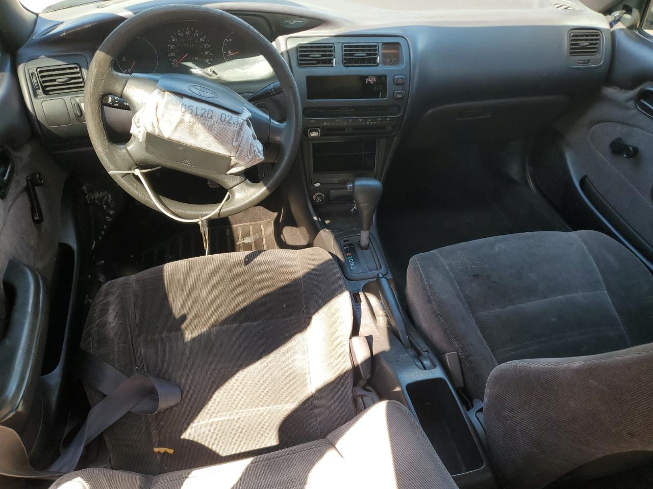 1993 Toyota Corolla Le Gold vin: 1NXAE09E3PZ101522
