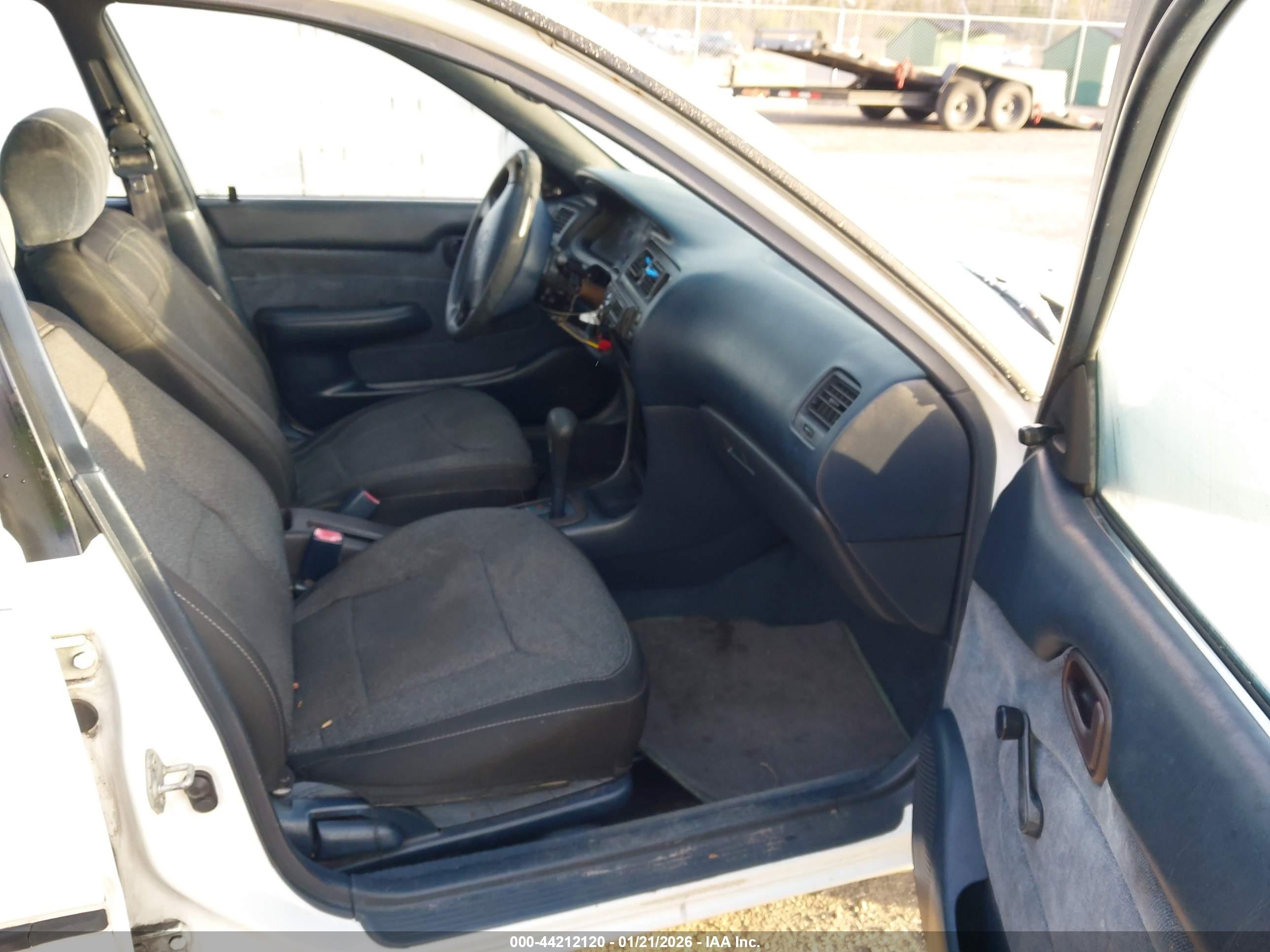 1993 Toyota Corolla Le/dx Белый vin: 1NXAE09E5PZ041307