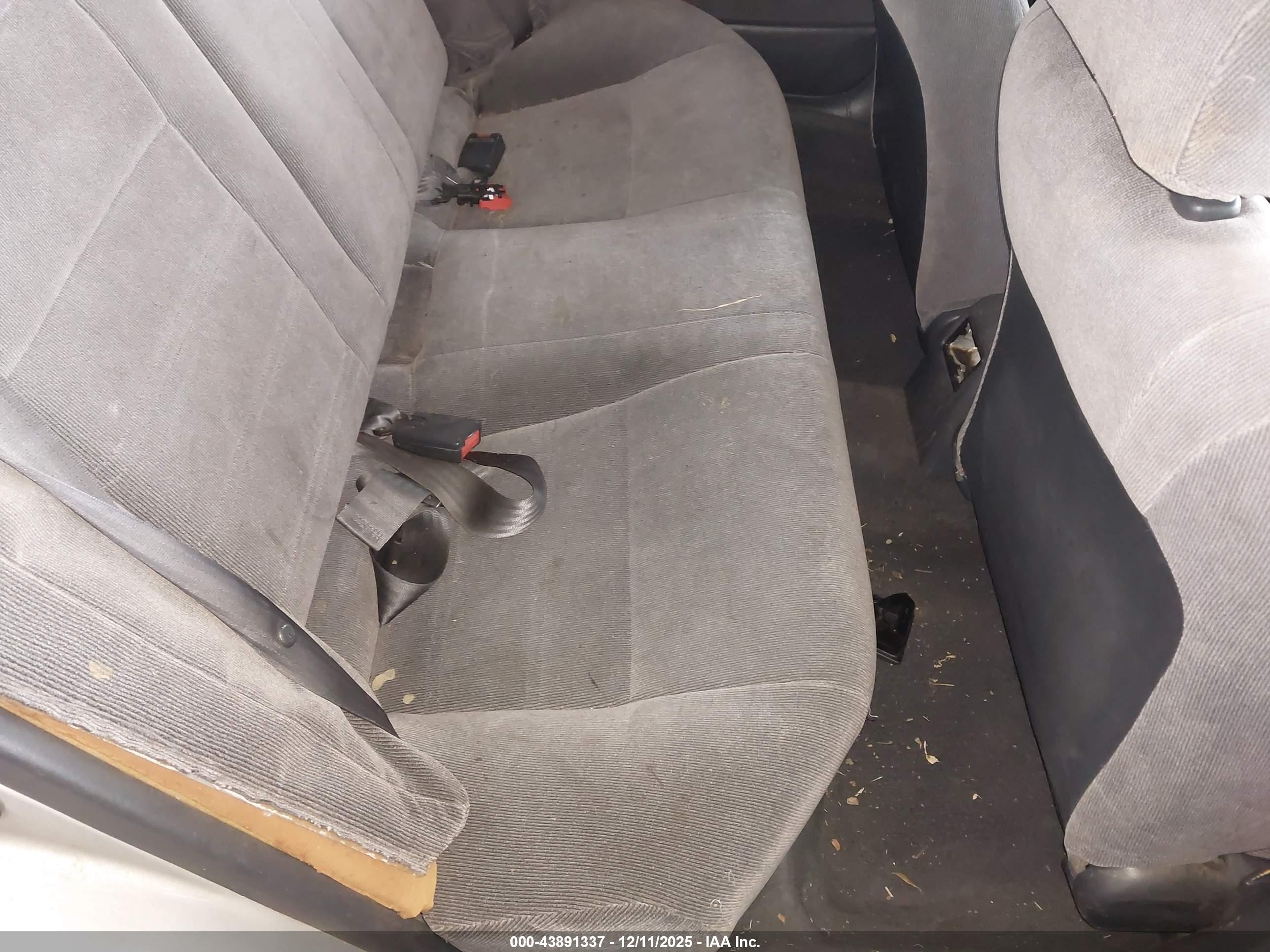 1993 Toyota Corolla Le/dx Silver vin: 1NXAE09E5PZ047334