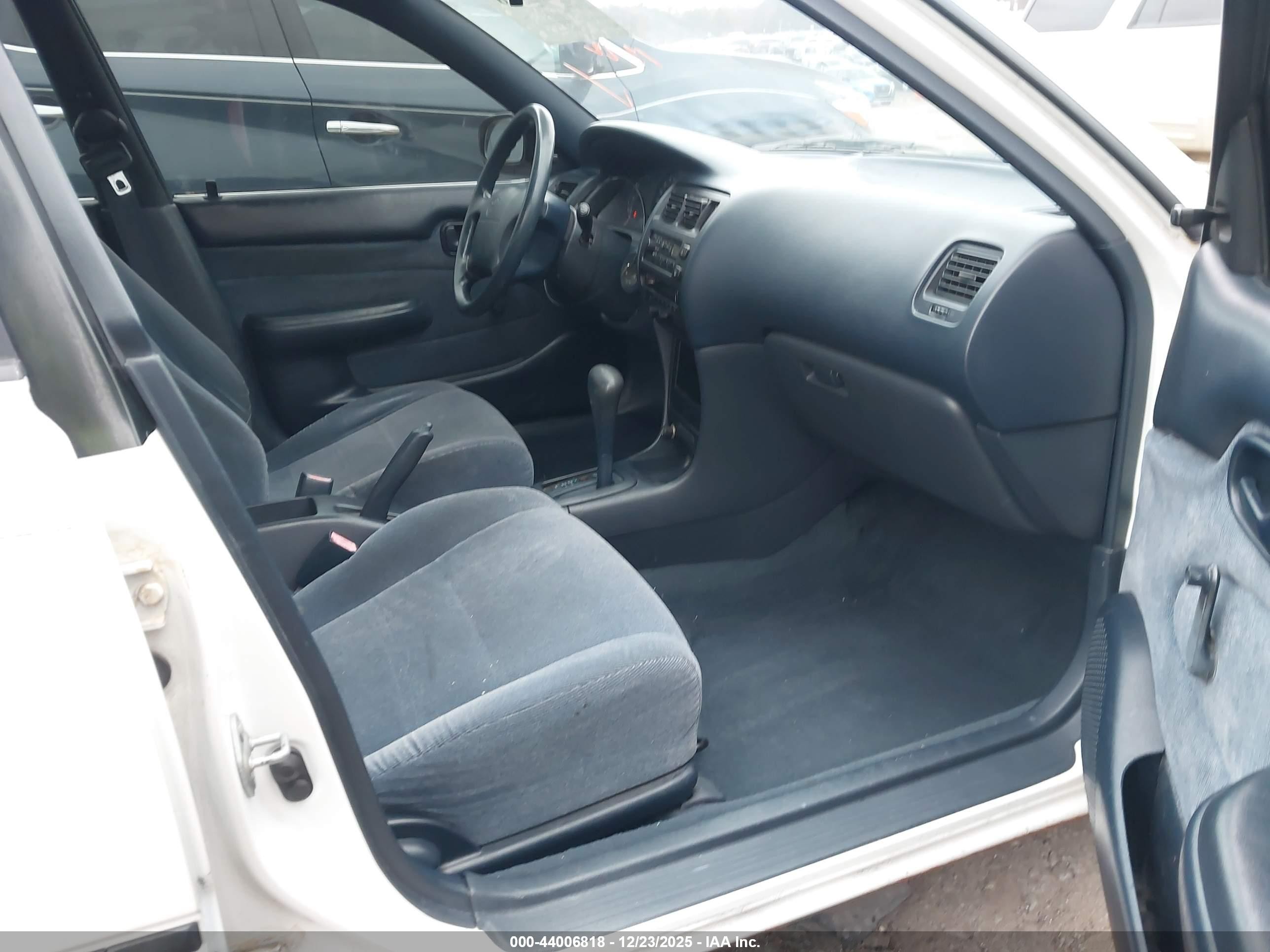 1993 Toyota Corolla Le/dx Белый vin: 1NXAE09E6PZ039422