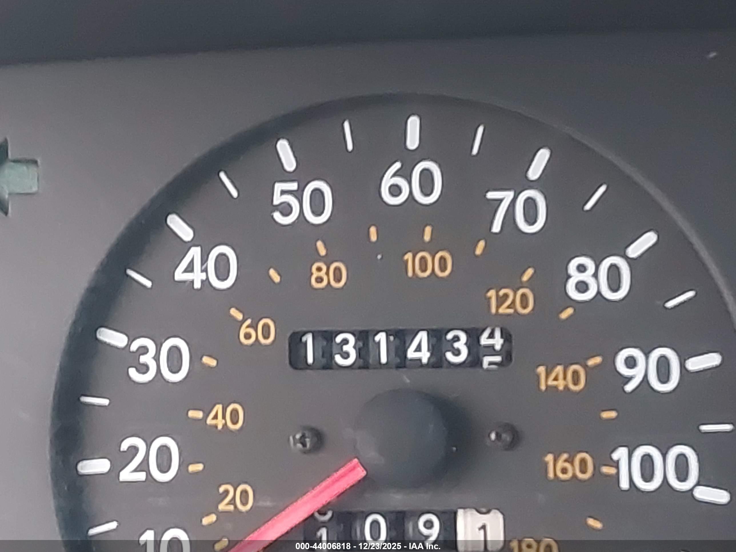 1993 Toyota Corolla Le/dx Белый vin: 1NXAE09E6PZ039422