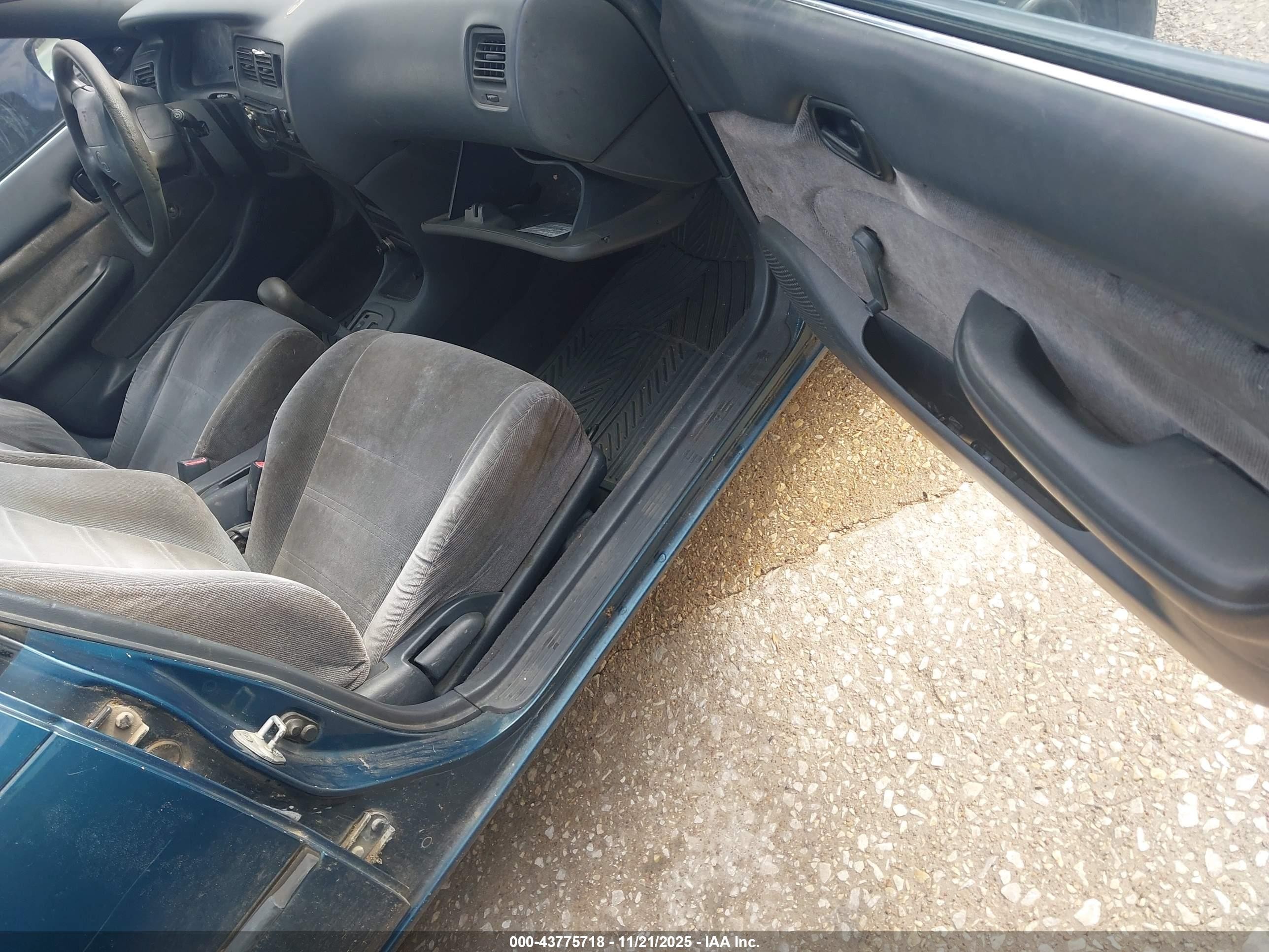 1993 Toyota Corolla Le/dx Blue vin: 1NXAE09E8PZ090484