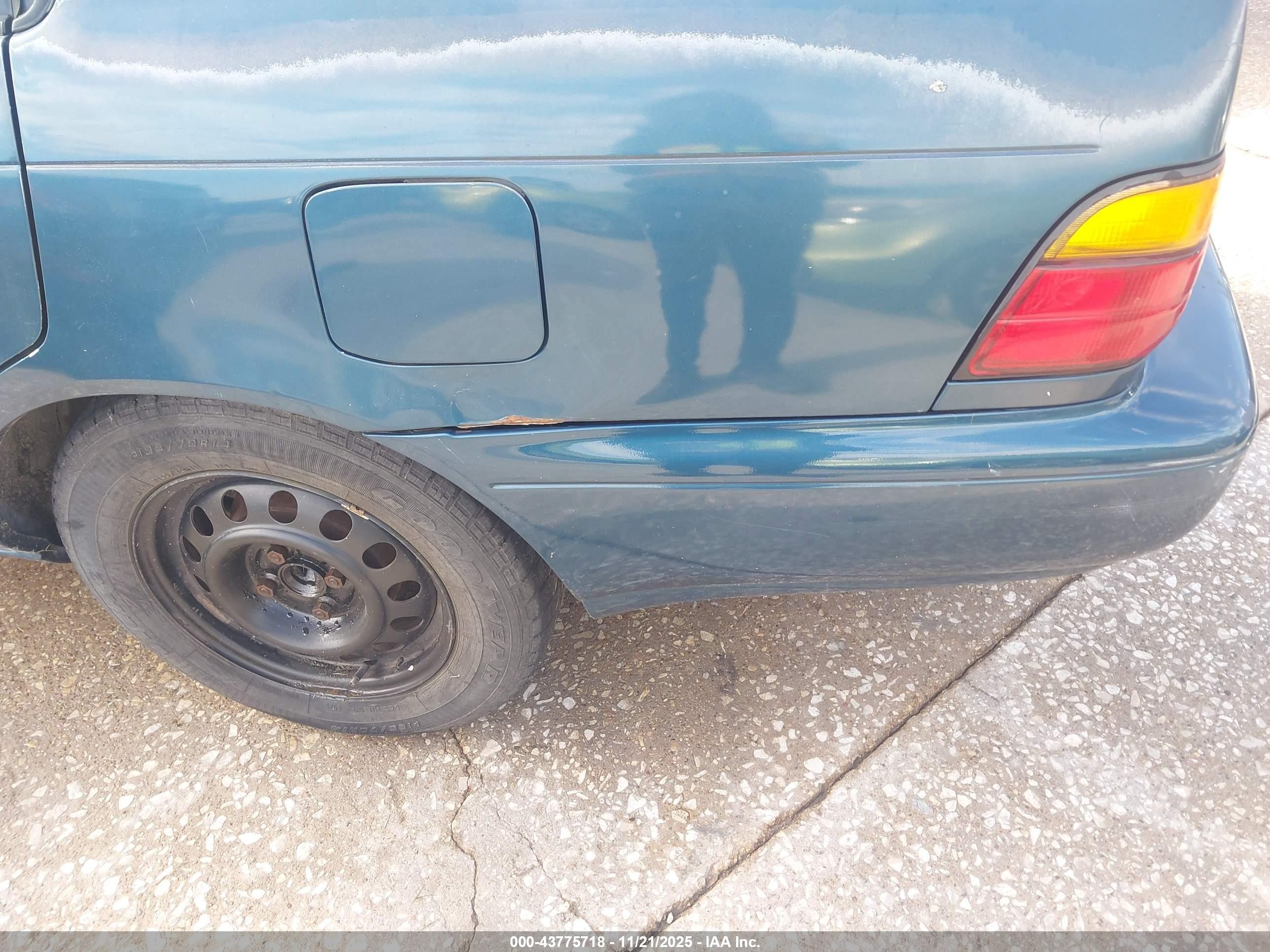 1993 Toyota Corolla Le/dx Blue vin: 1NXAE09E8PZ090484