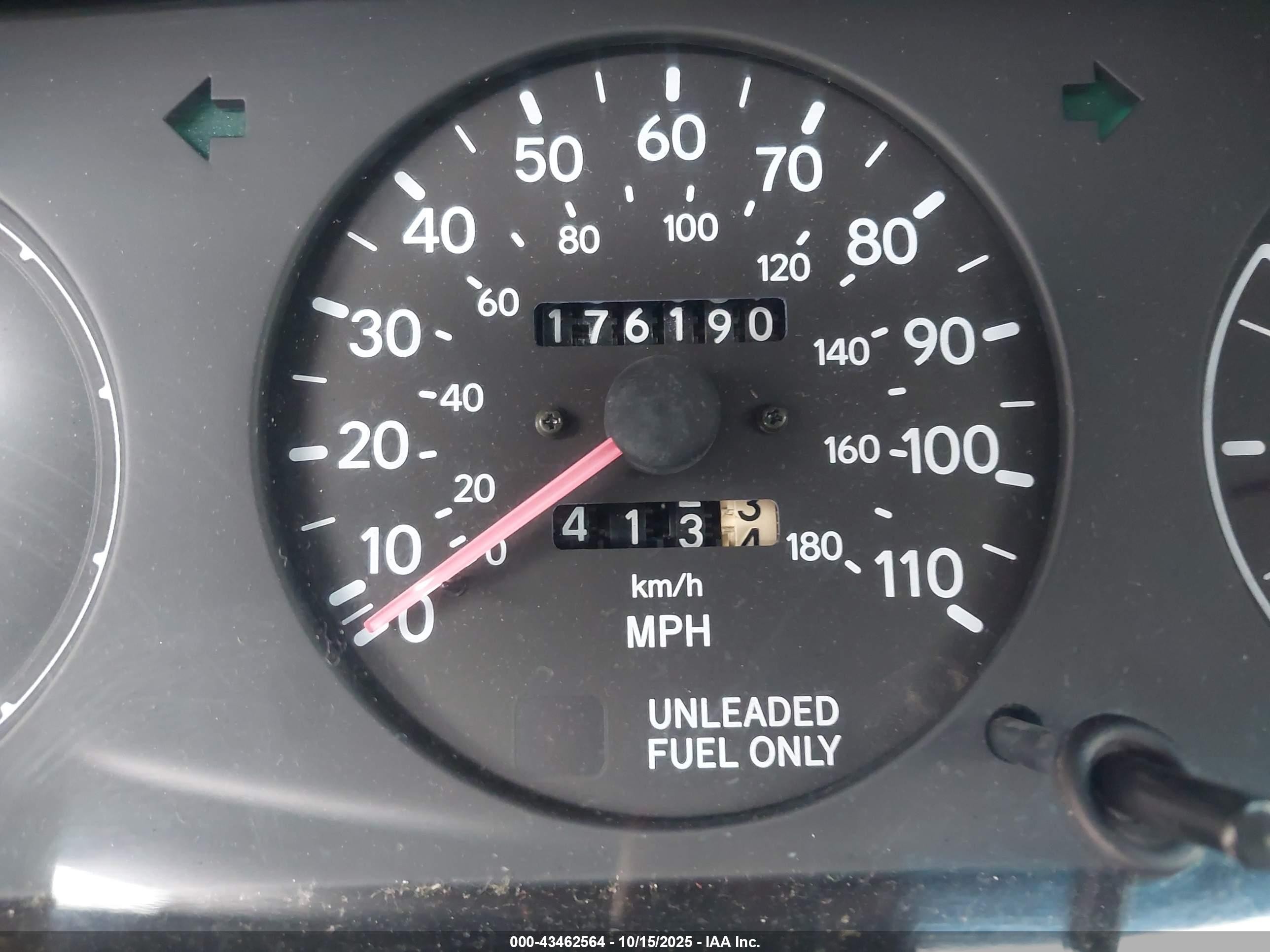 1993 Toyota Corolla Le/dx Белый vin: 1NXAE09EXPZ108595