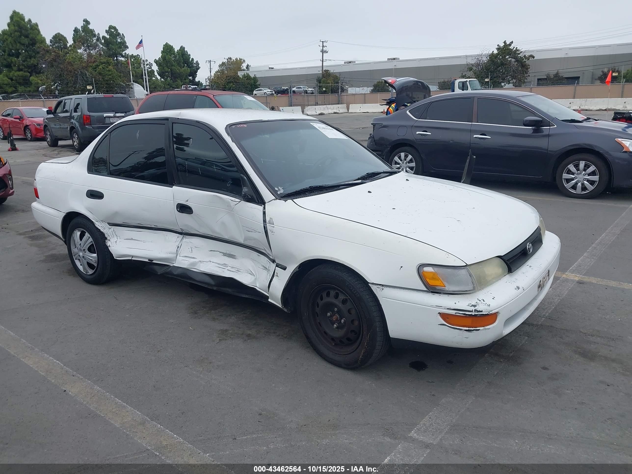 1993 Toyota Corolla Le/dx White vin: 1NXAE09EXPZ108595
