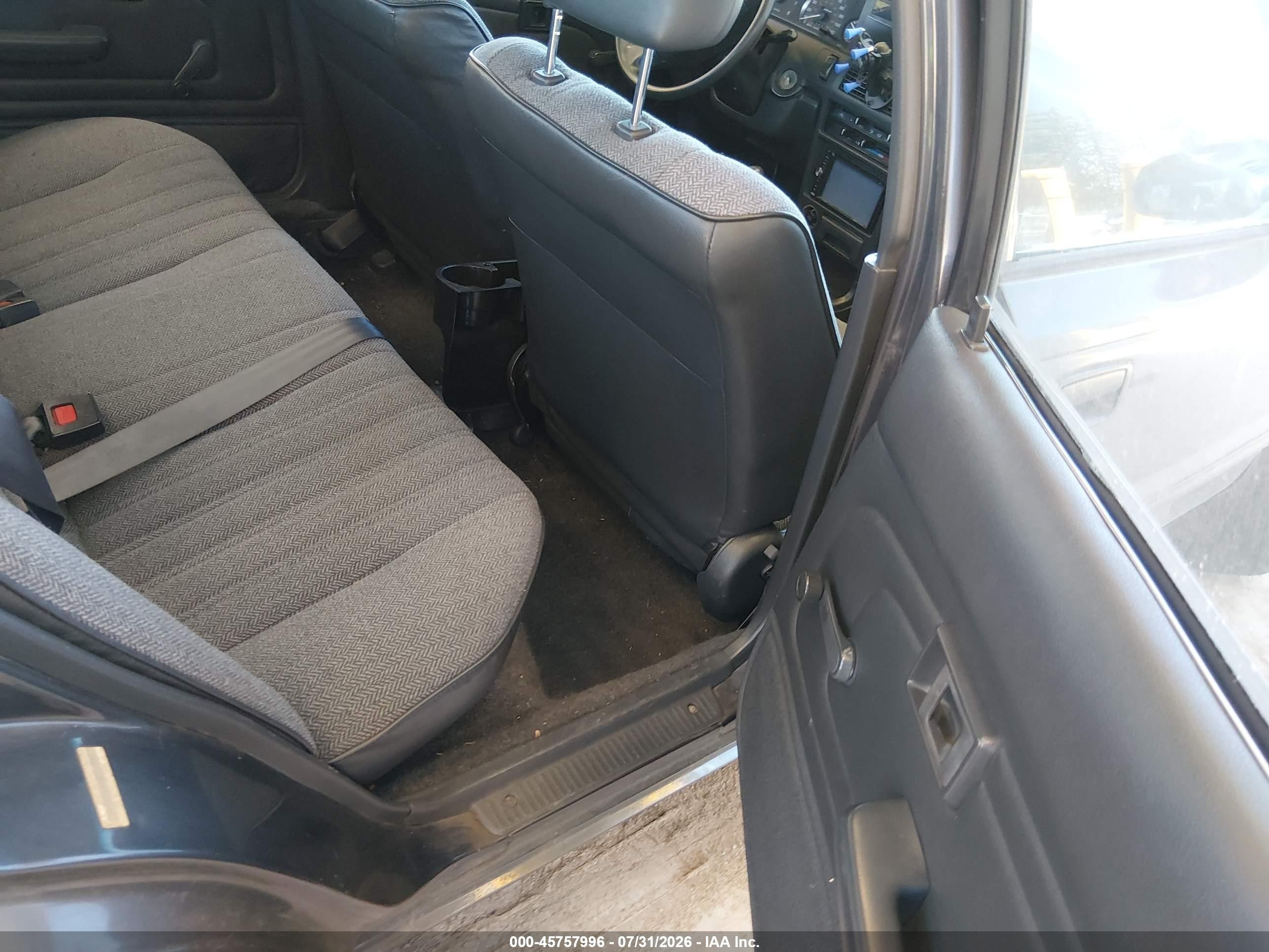 1992 Toyota Corolla   Dark Blue vin: 1NXAE91A8NZ372733