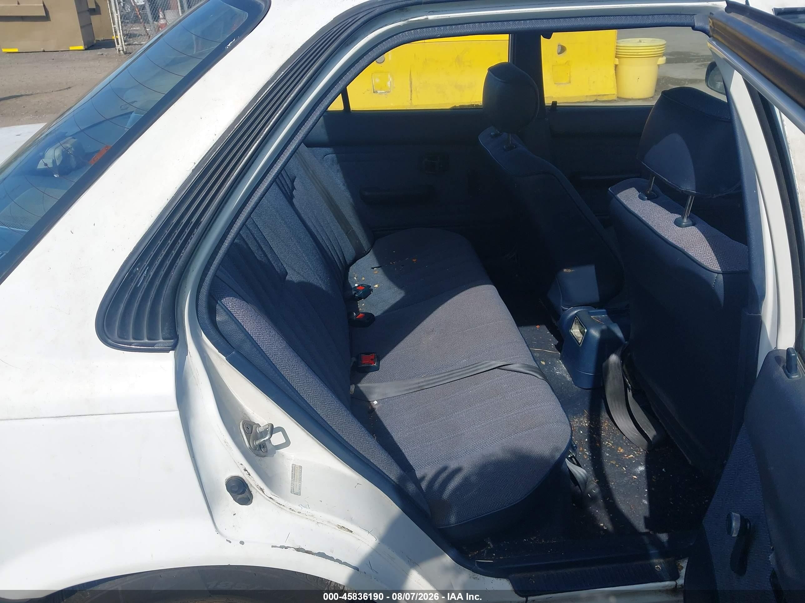1990 Toyota Corolla Dlx White vin: 1NXAE94A1LZ157641