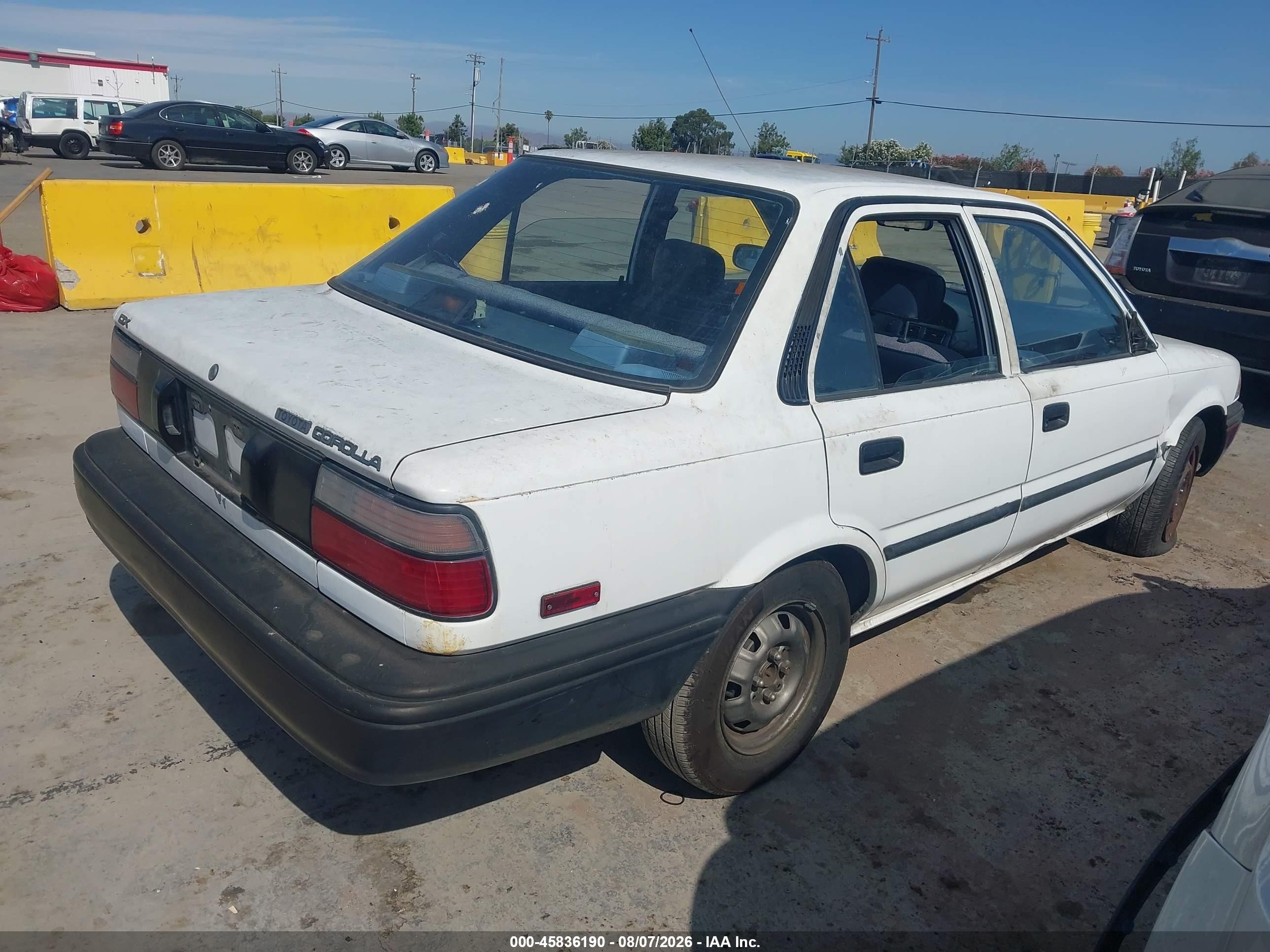 1990 Toyota Corolla Dlx White vin: 1NXAE94A1LZ157641