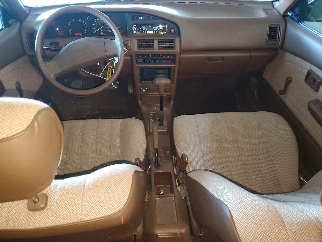 1990 Toyota Corolla Dlx Beige vin: 1NXAE94A4LZ159075