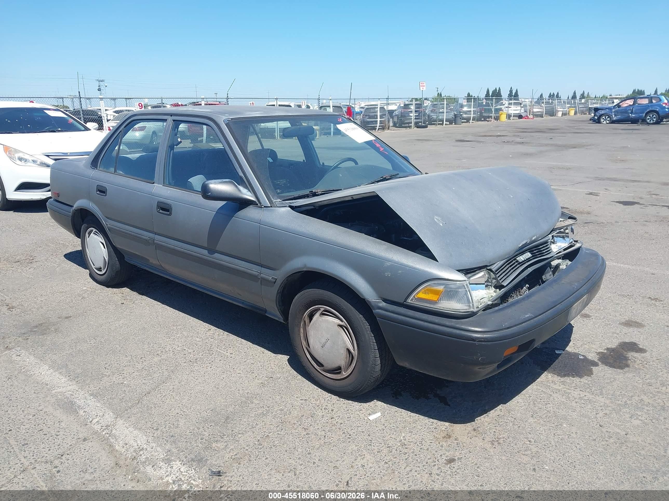 1990 Toyota Corolla Dlx Silver vin: 1NXAE94A6LZ160938