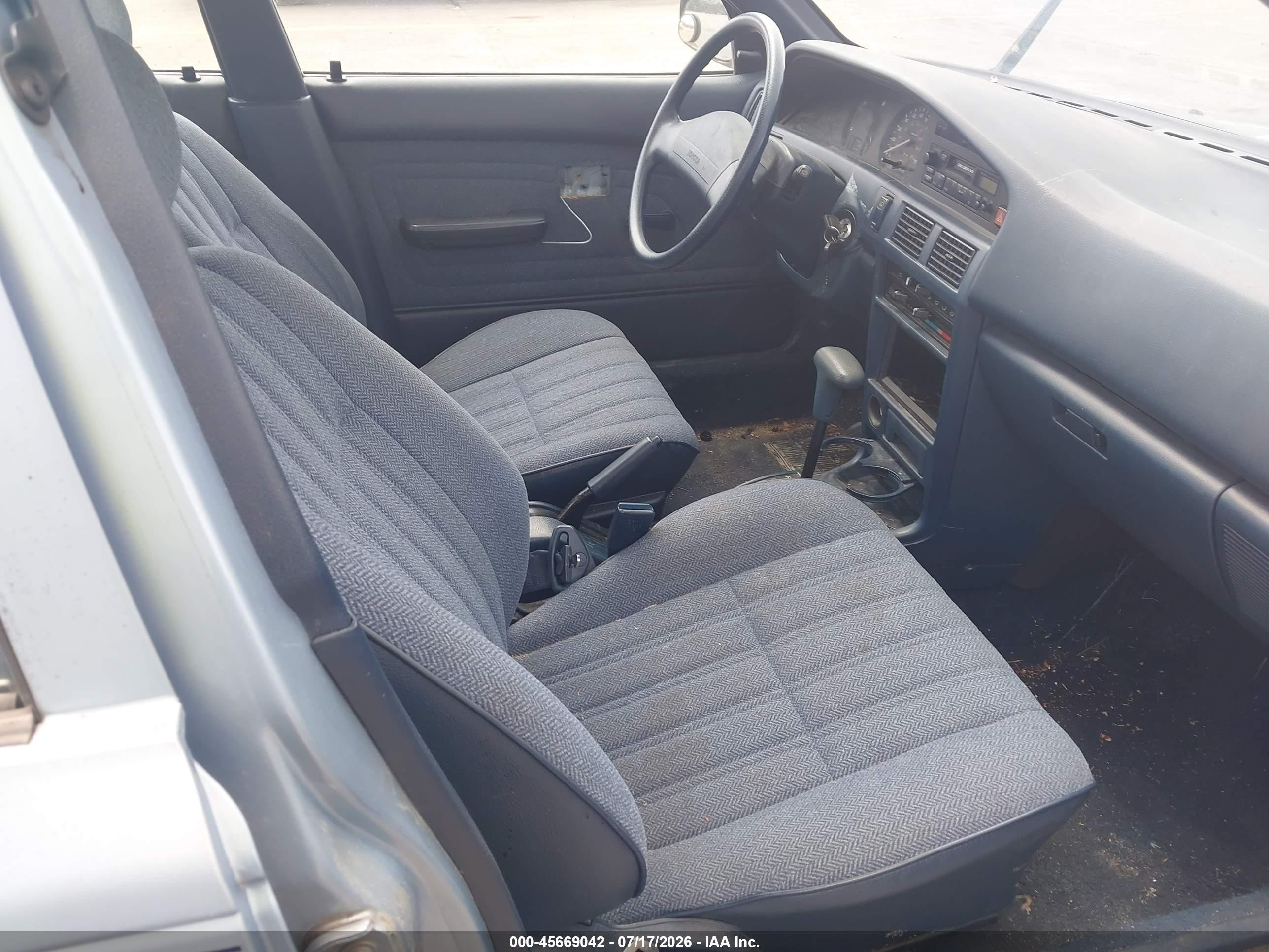 1990 Toyota Corolla Dlx Gray vin: 1NXAE94A7LZ153559