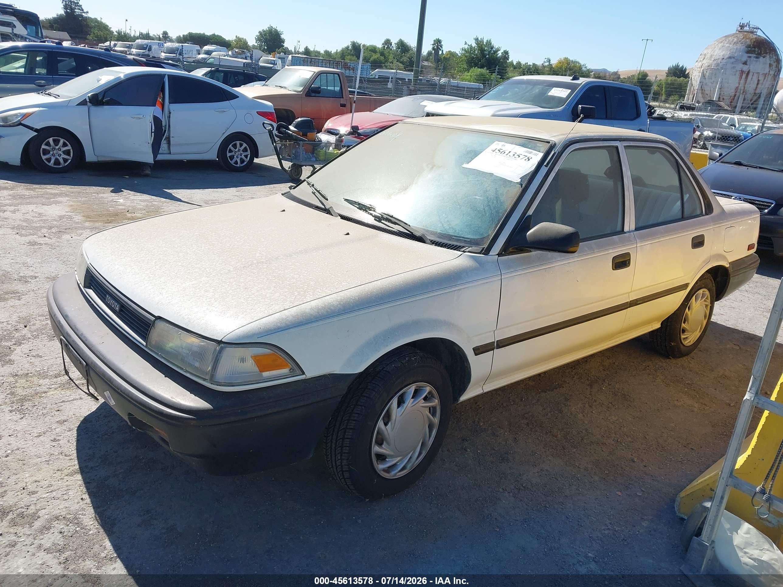 1990 Toyota Corolla Dlx White vin: 1NXAE94A8LZ149780