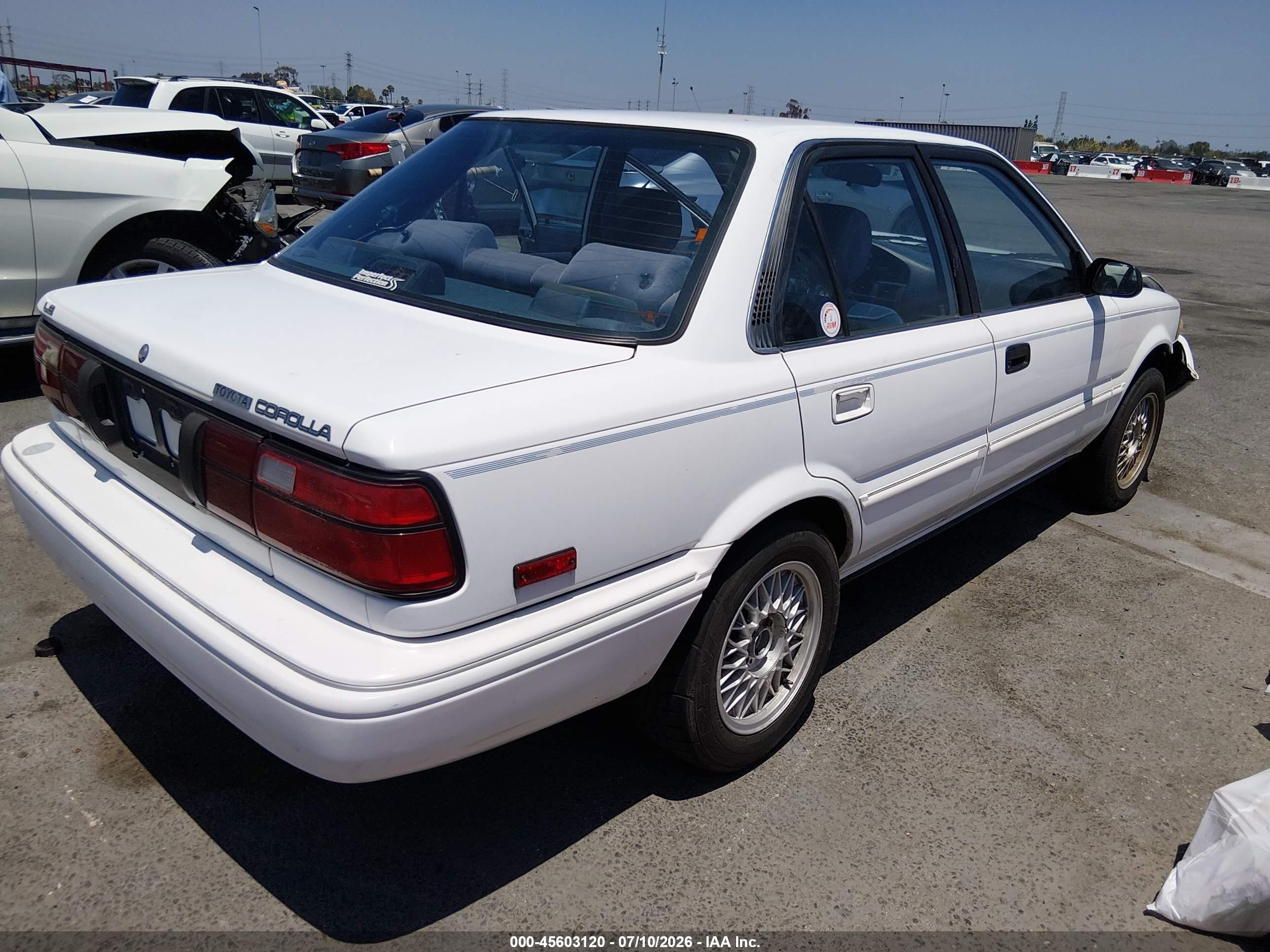 1992 Toyota Corolla Le/dlx White vin: 1NXAE97A8NZ310207