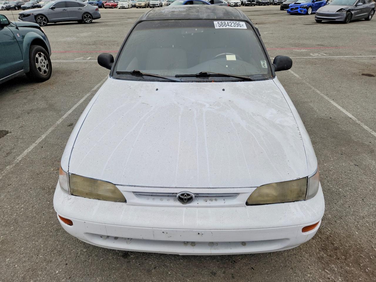 1997 Toyota Corolla Base Two Tone vin: 1NXBA02E1VZ561978