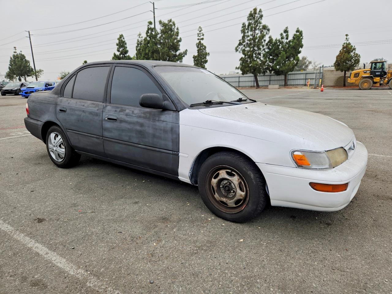 1997 Toyota Corolla Base Two Tone vin: 1NXBA02E1VZ561978