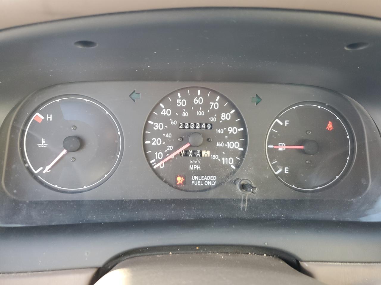 1997 Toyota Corolla Base Серебряный vin: 1NXBA02E1VZ615974