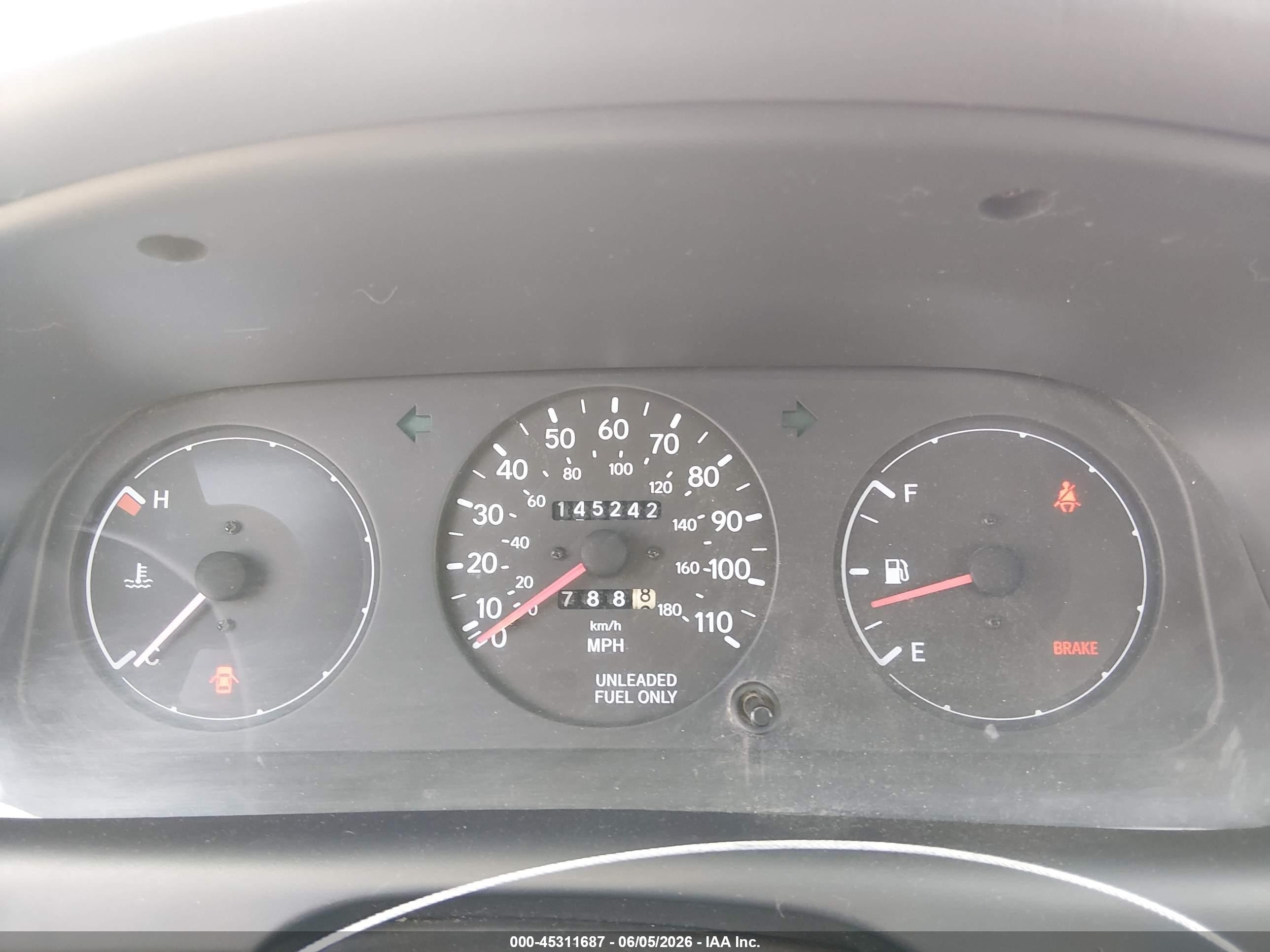 1996 Toyota Corolla   Red vin: 1NXBA02E3TZ383830