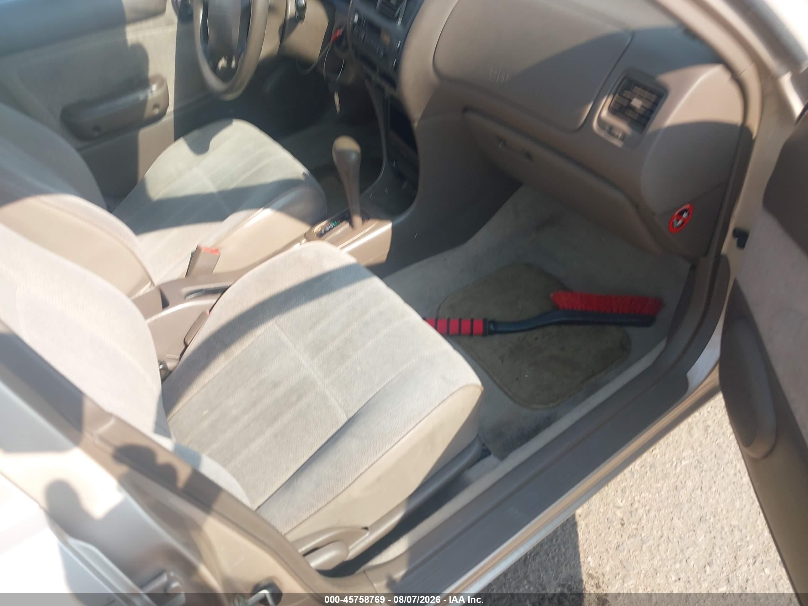 1996 Toyota Corolla   Gold vin: 1NXBA02E3TZ412162