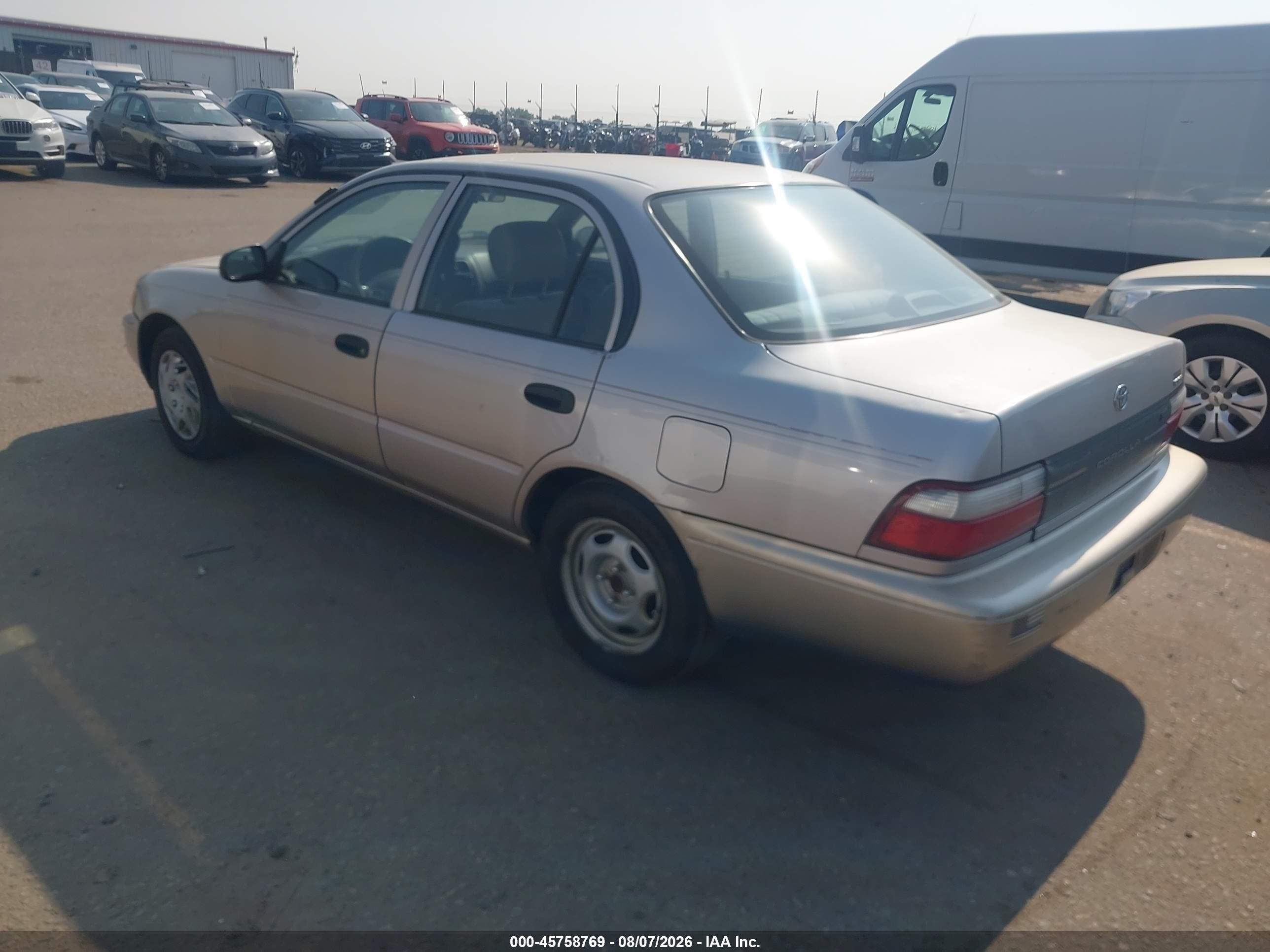 1996 Toyota Corolla   Gold vin: 1NXBA02E3TZ412162