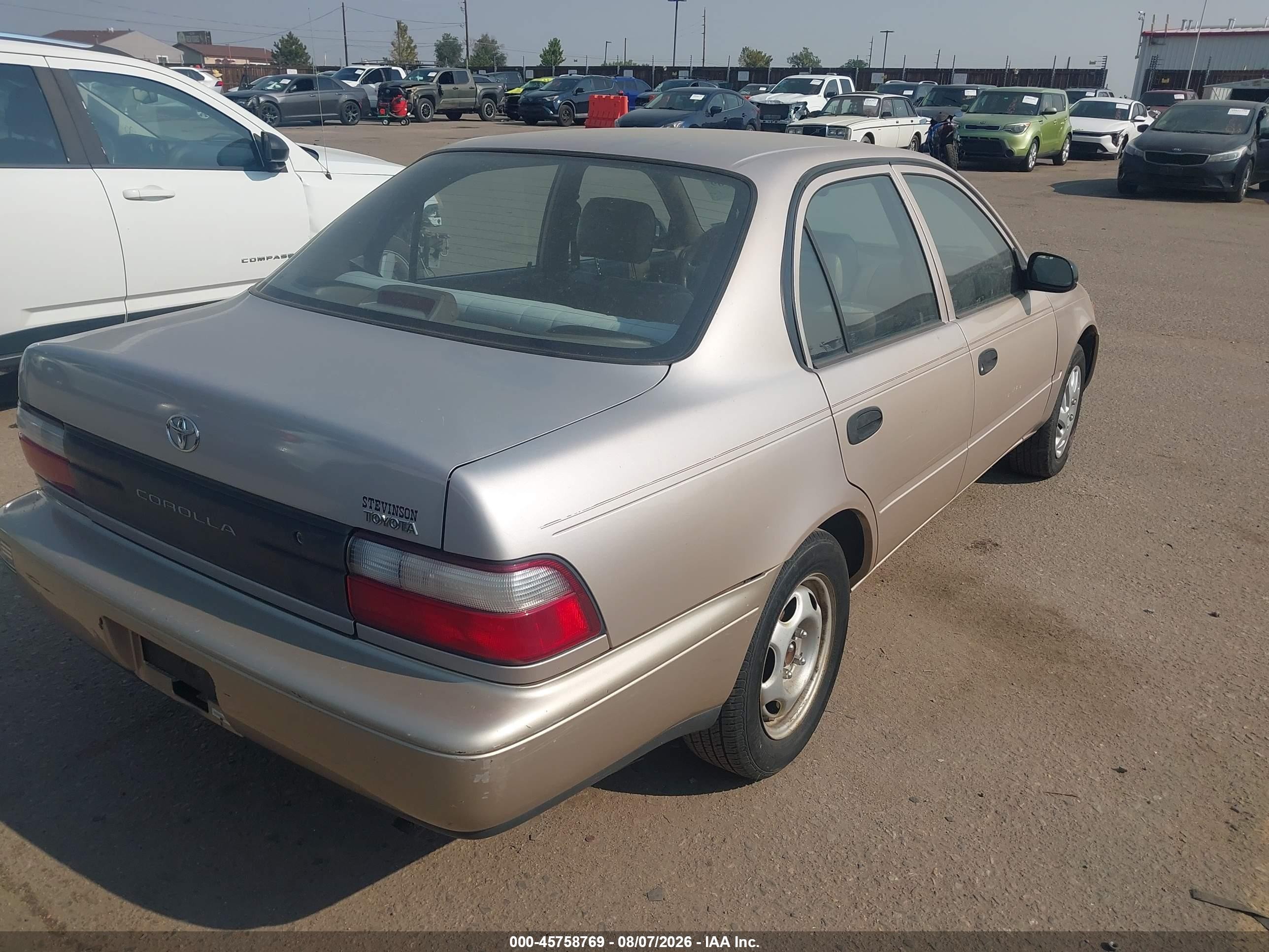 1996 Toyota Corolla   Gold vin: 1NXBA02E3TZ412162