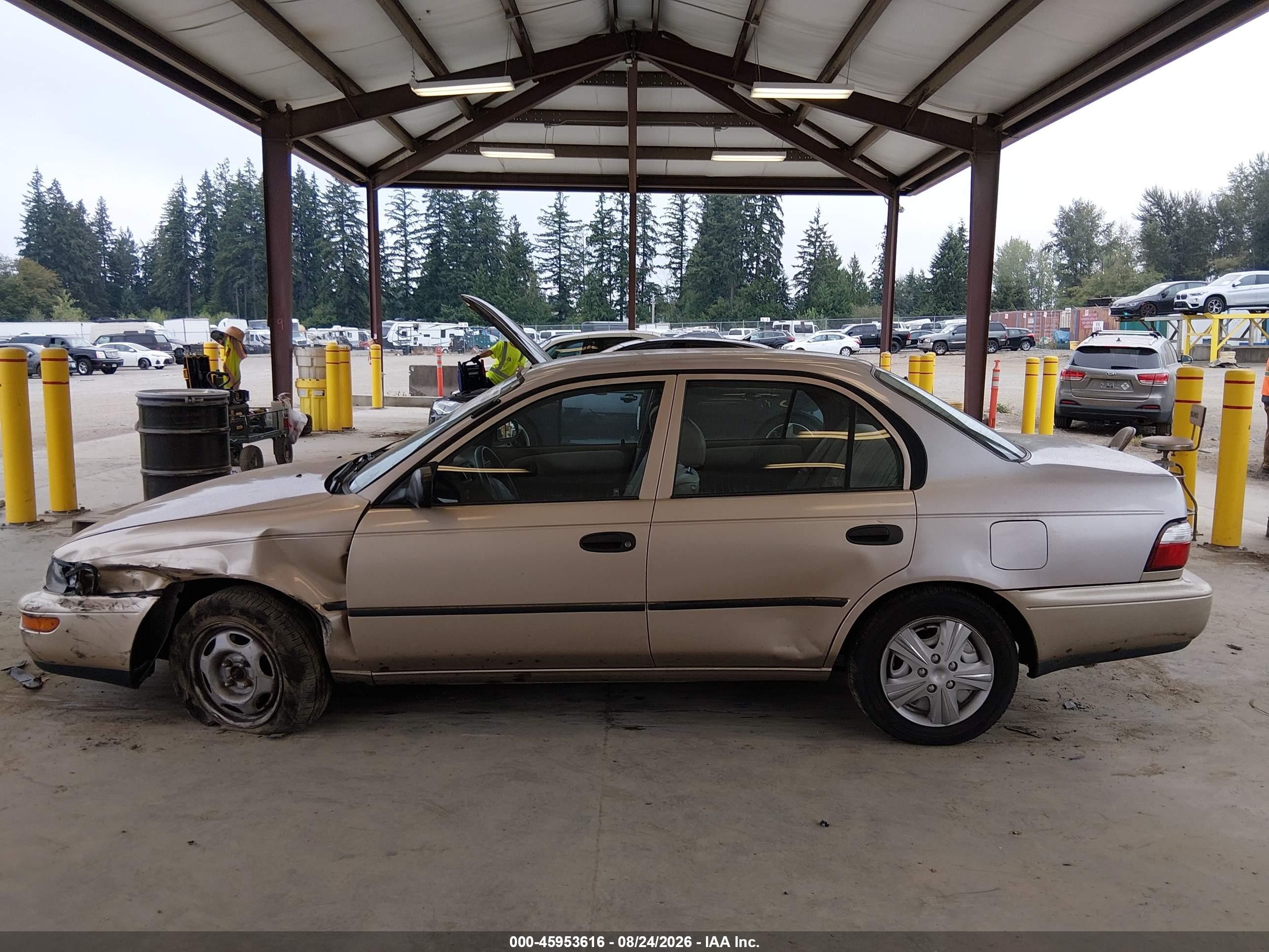 1997 Toyota Corolla Std Gold vin: 1NXBA02E3VZ637992